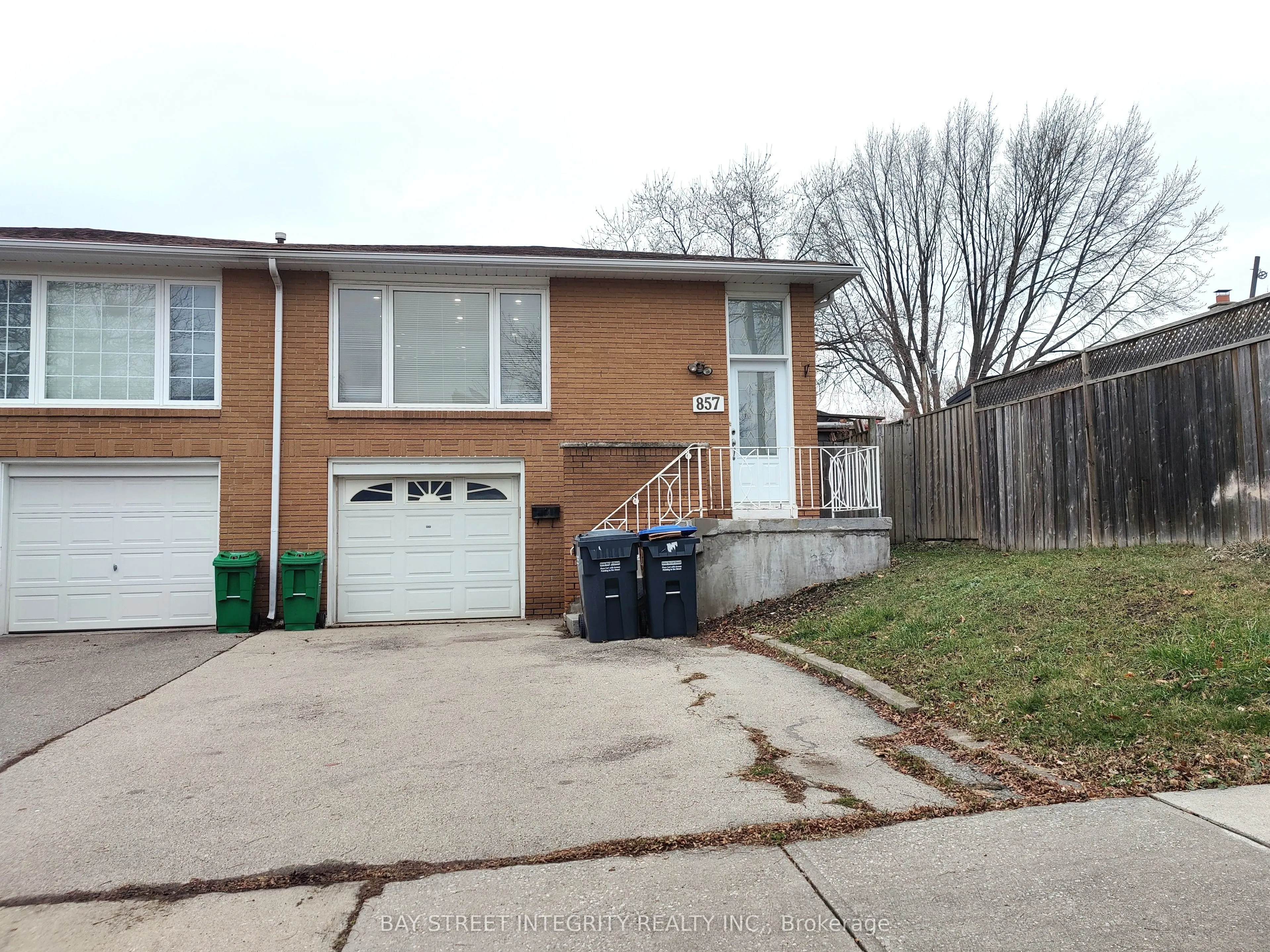 857 Blairholm Avenue, #1F&lowe