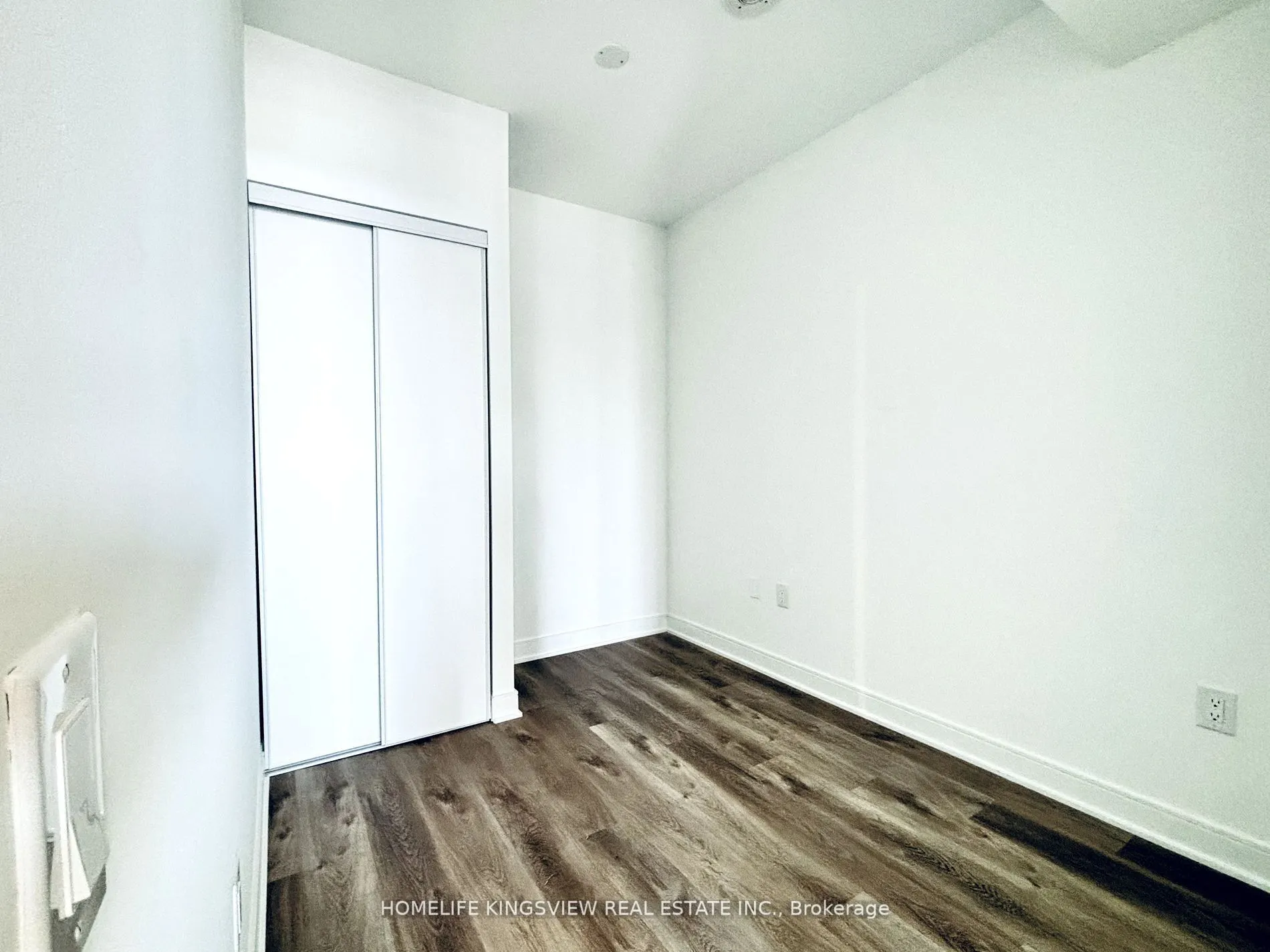 86 Dundas Street E, #522