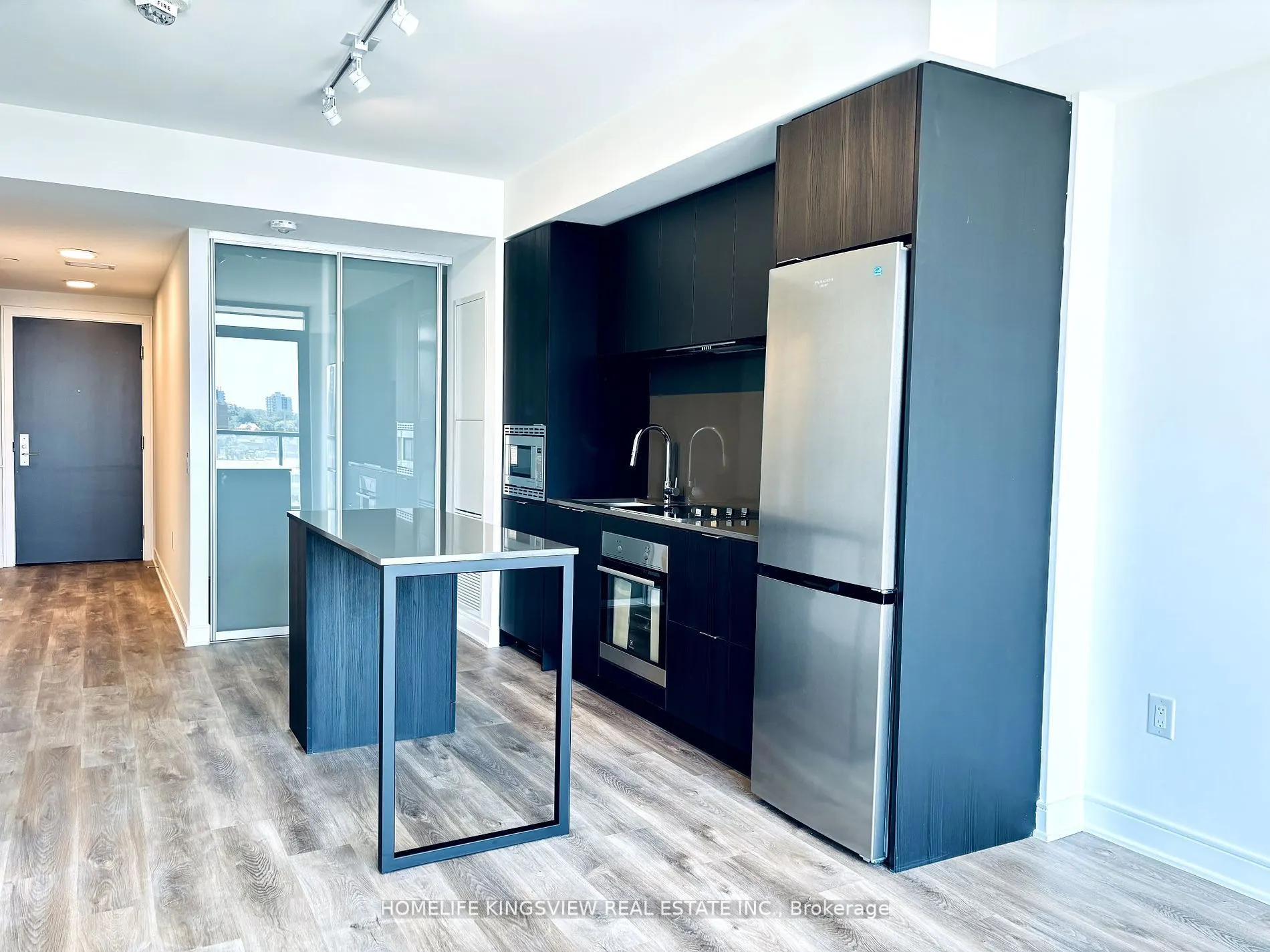86 Dundas Street E, #522