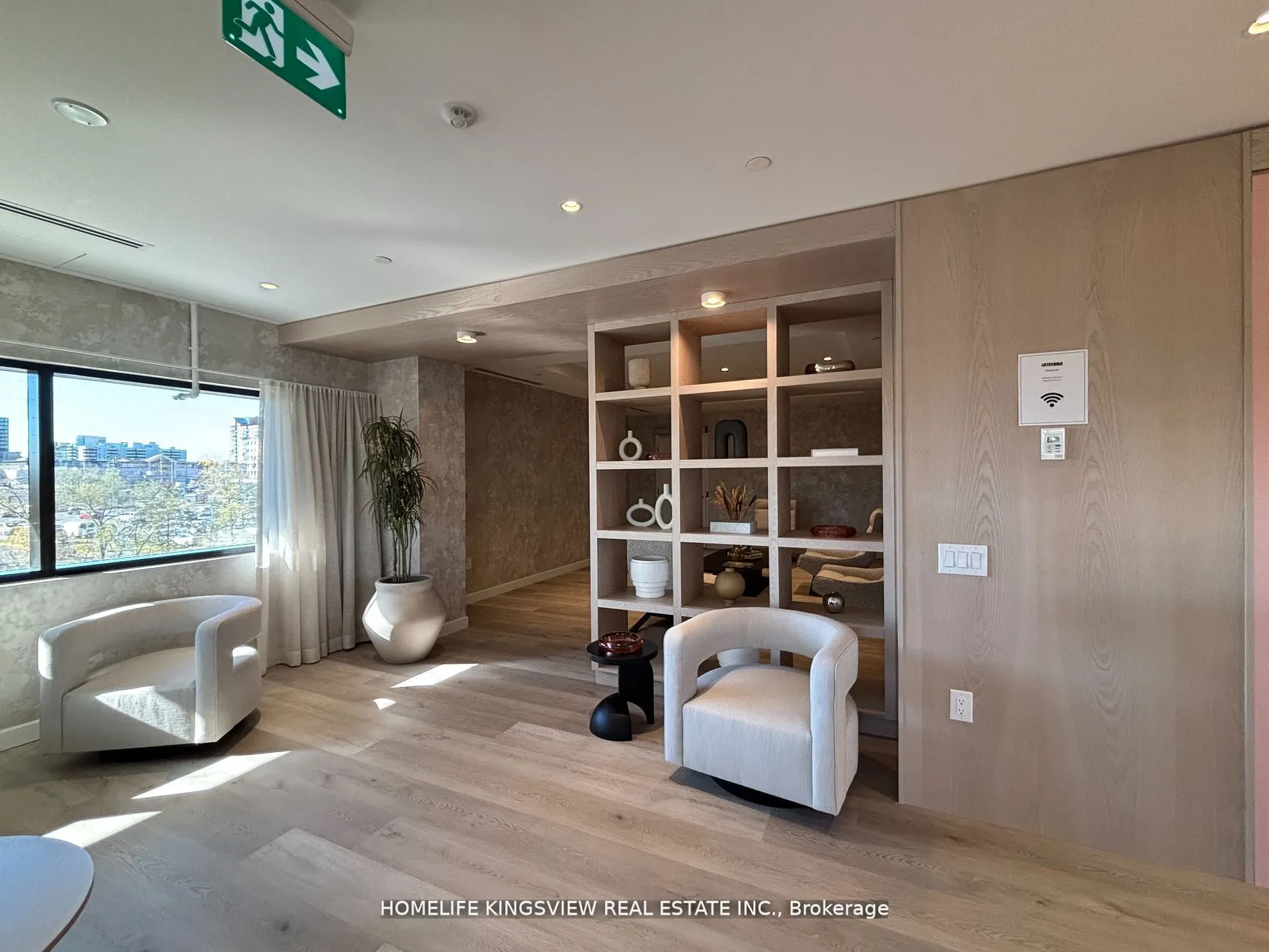 86 Dundas Street E, #522