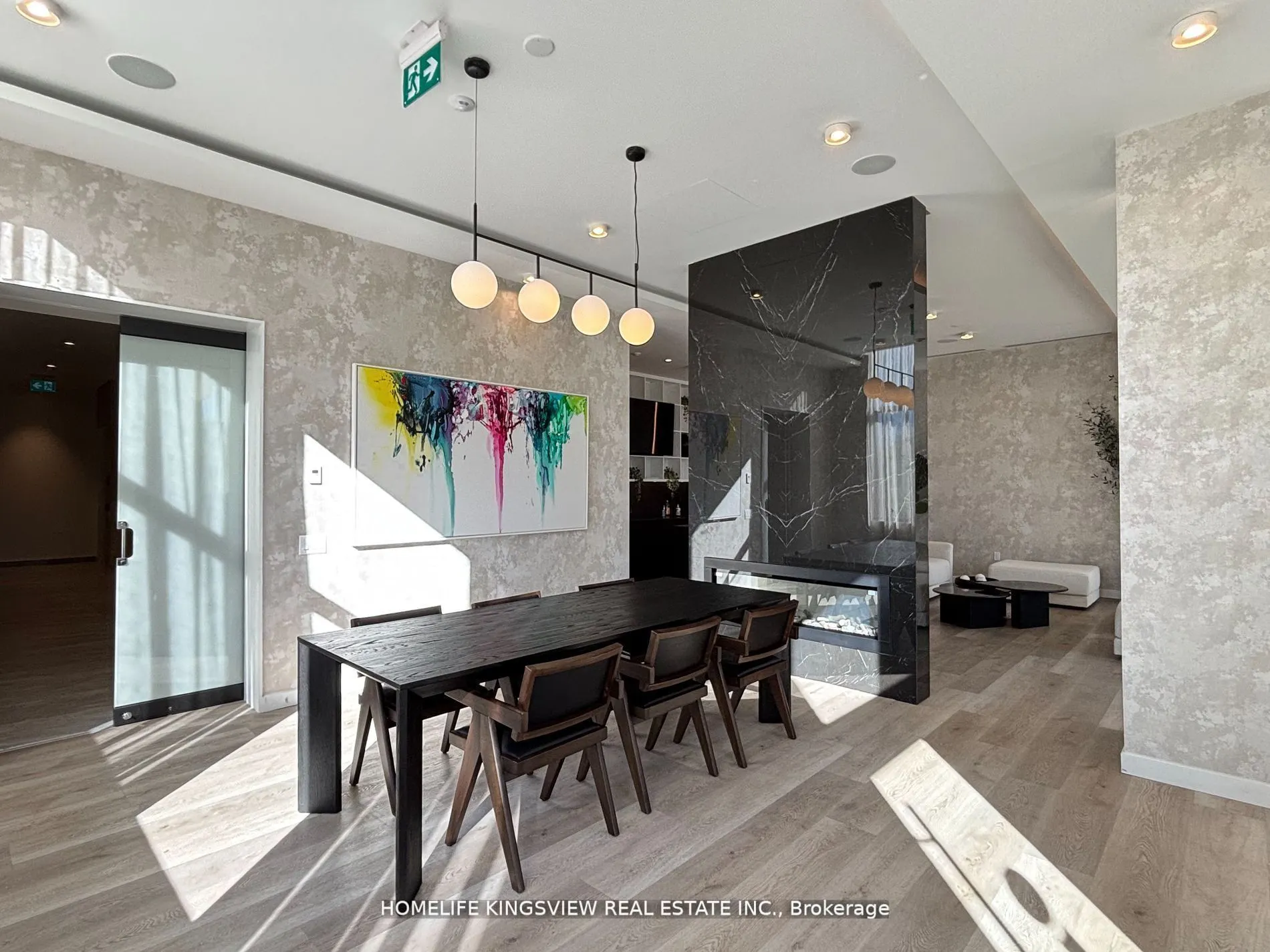 86 Dundas Street E, #522