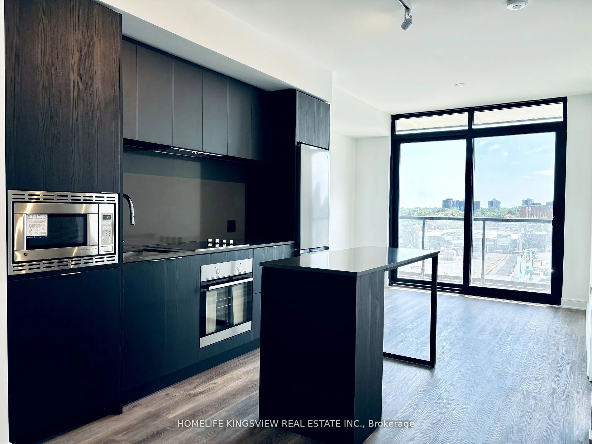 86 Dundas Street E, #522