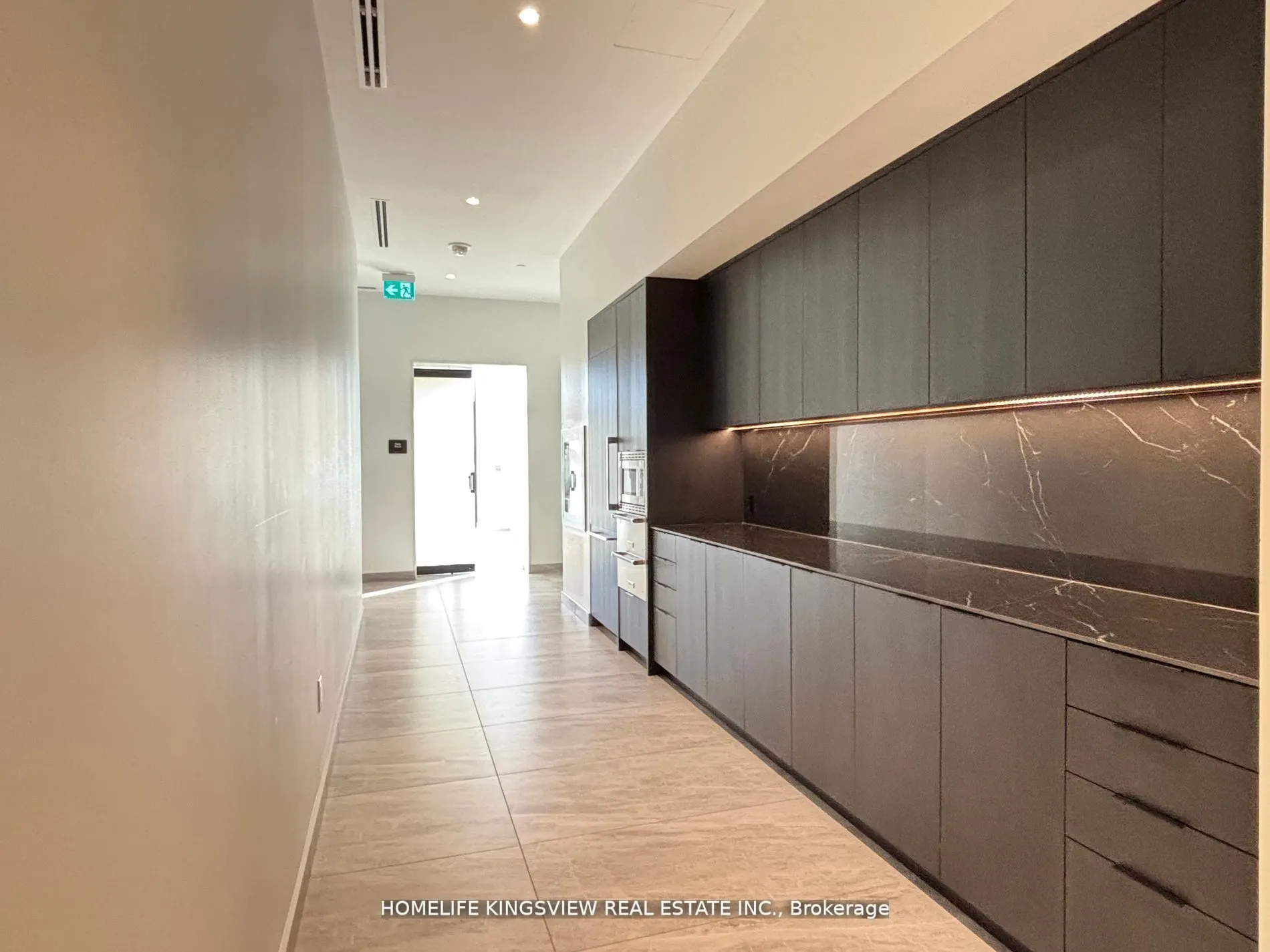86 Dundas Street E, #522