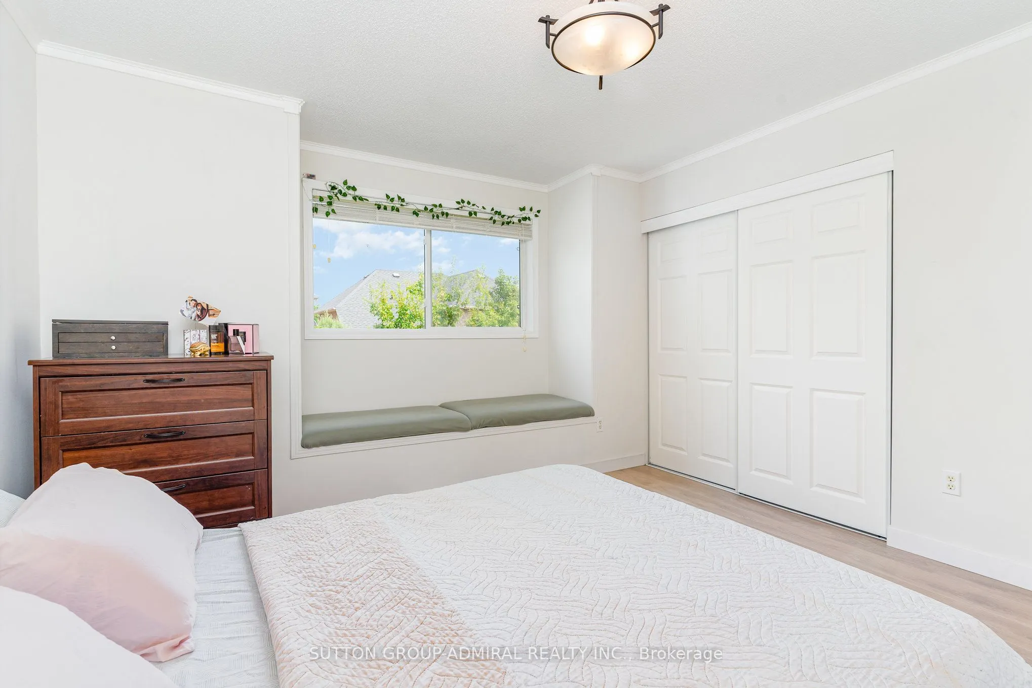 2225 Amberglen Court