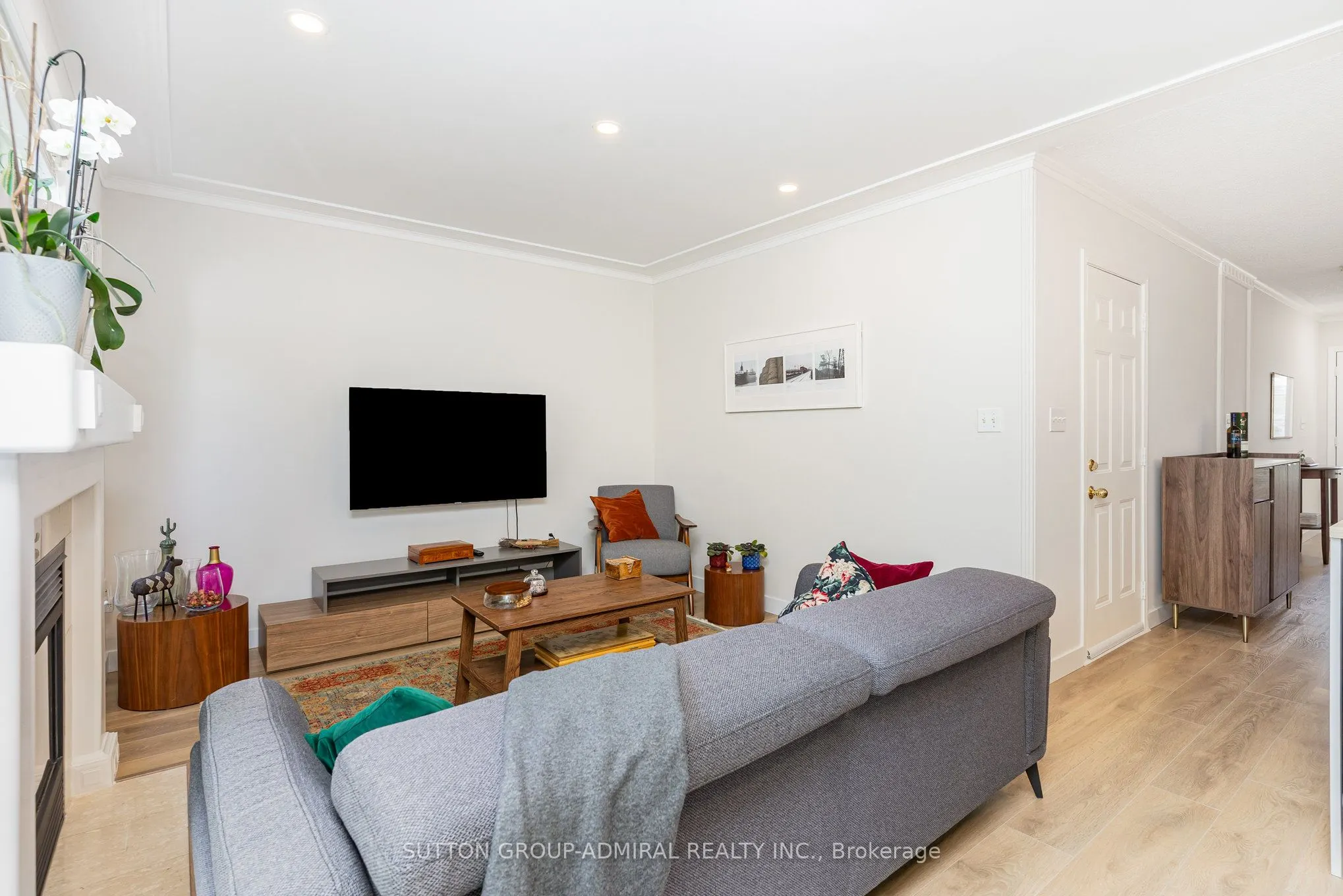 2225 Amberglen Court
