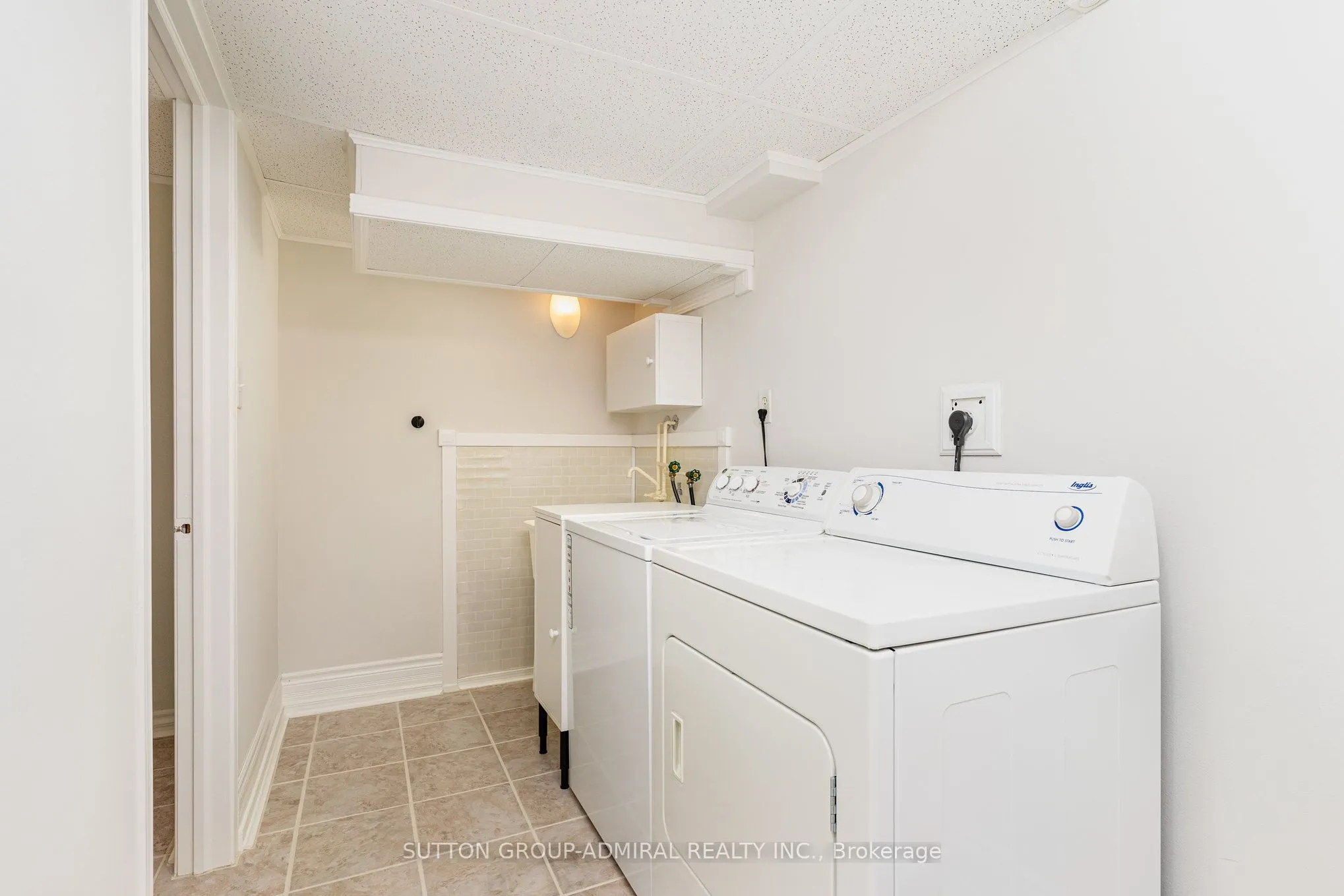 2225 Amberglen Court