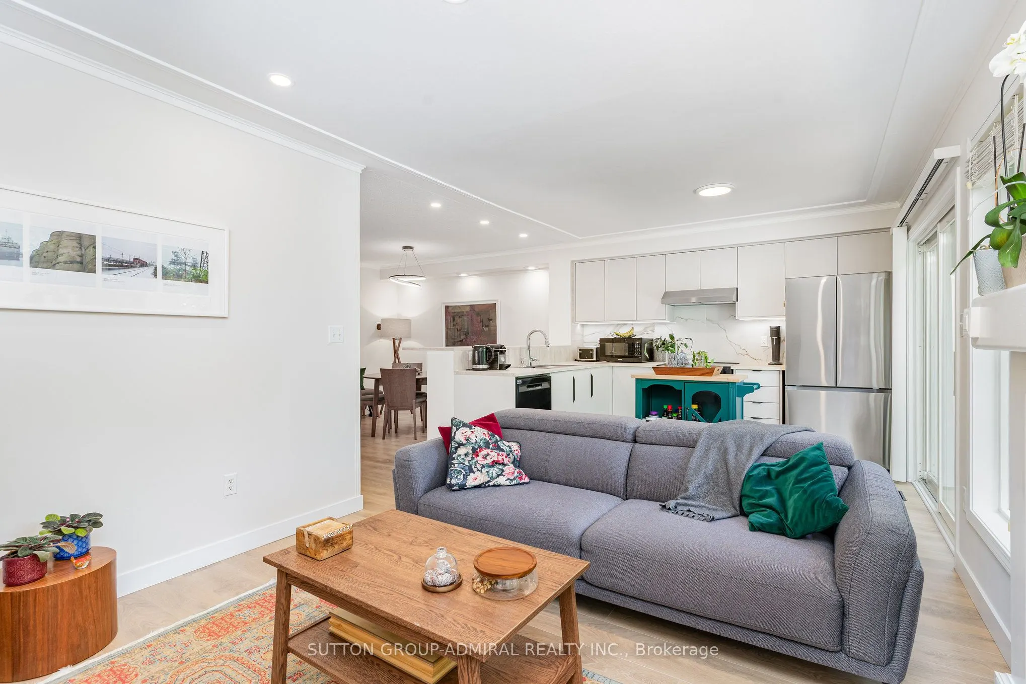 2225 Amberglen Court