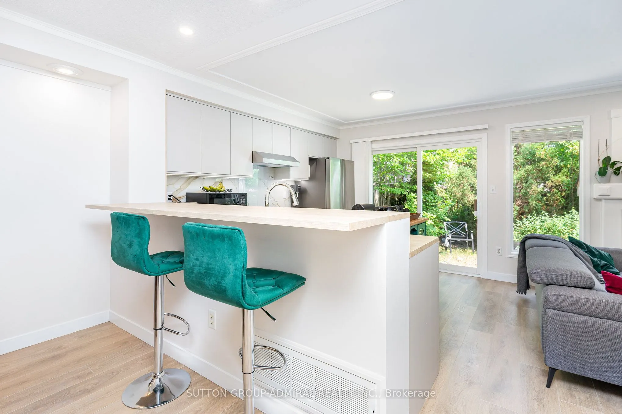2225 Amberglen Court
