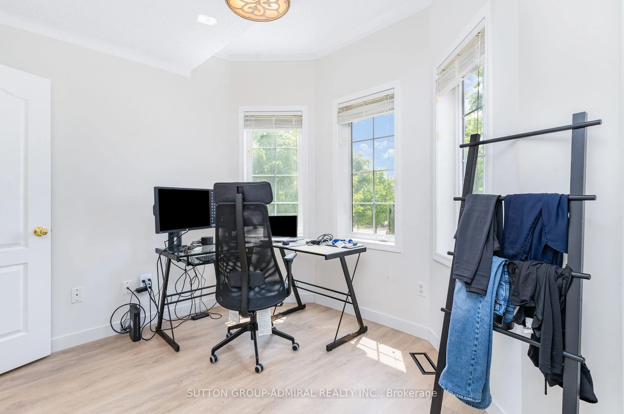 2225 Amberglen Court