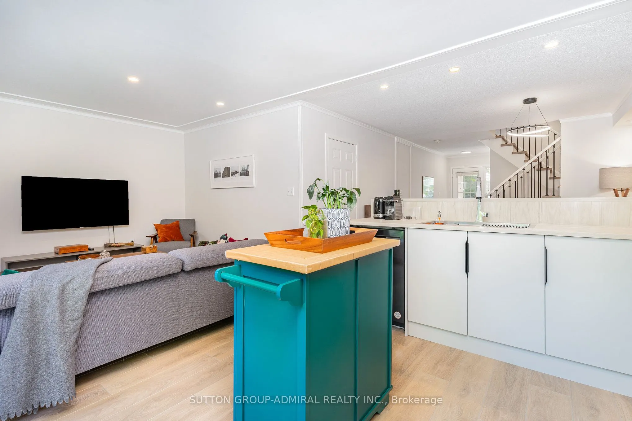 2225 Amberglen Court