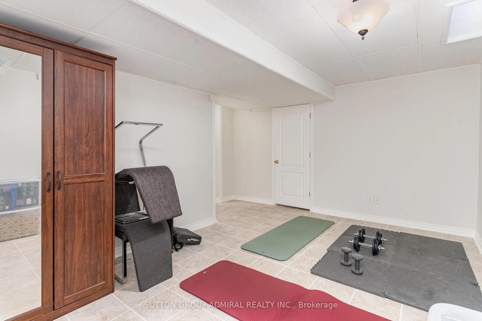 2225 Amberglen Court