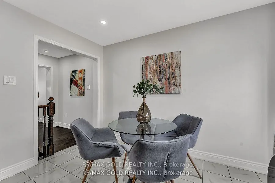 37 Baycliffe Crescent