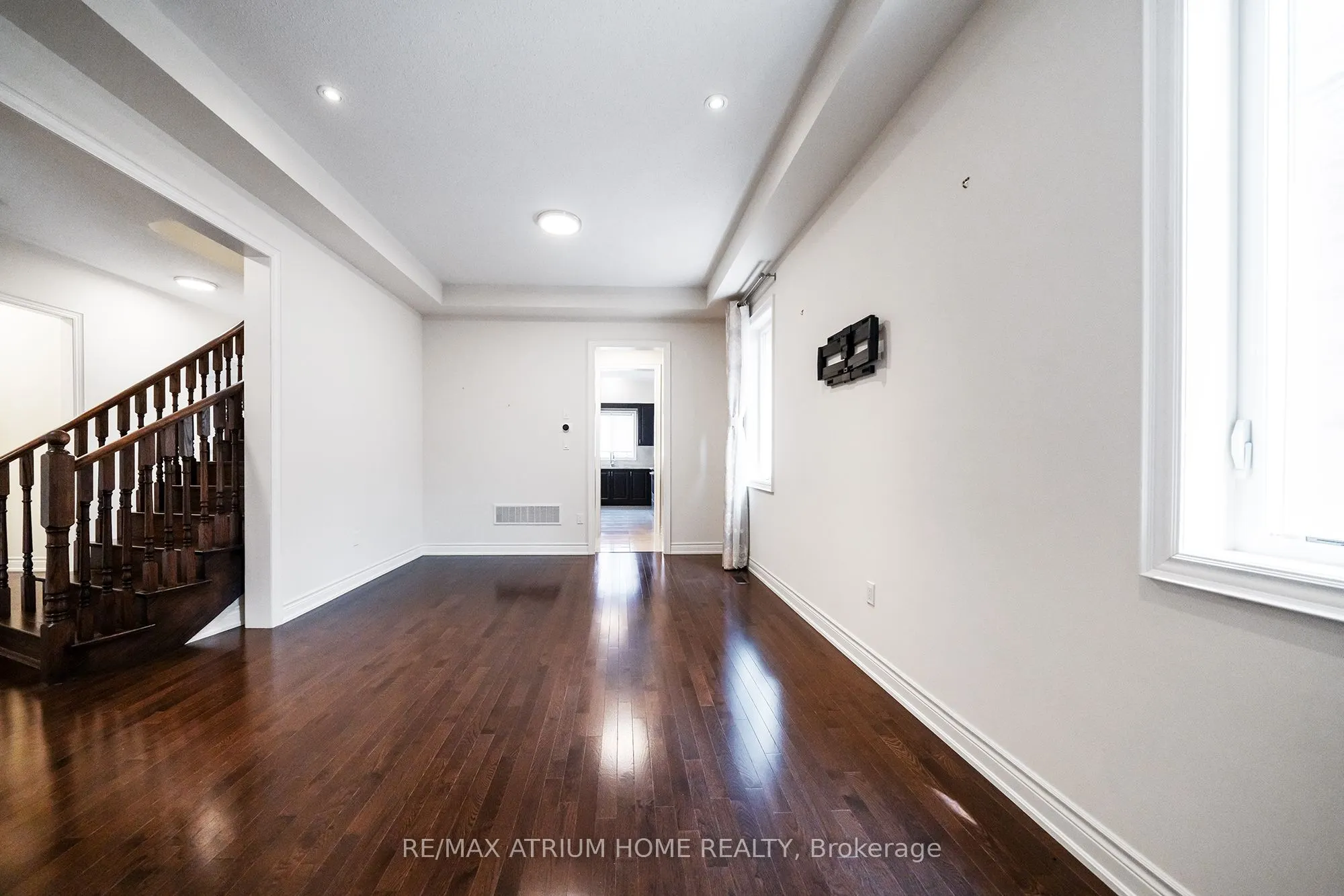 3320 Meadow Marsh Crescent