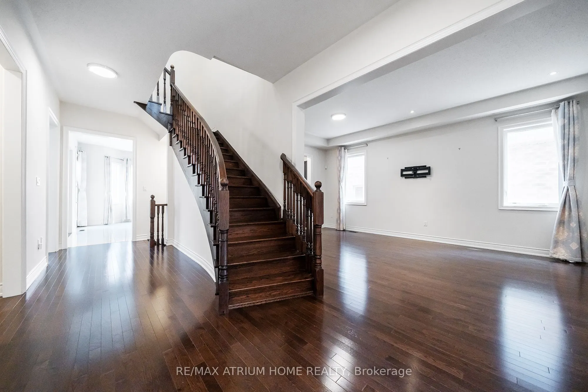 3320 Meadow Marsh Crescent