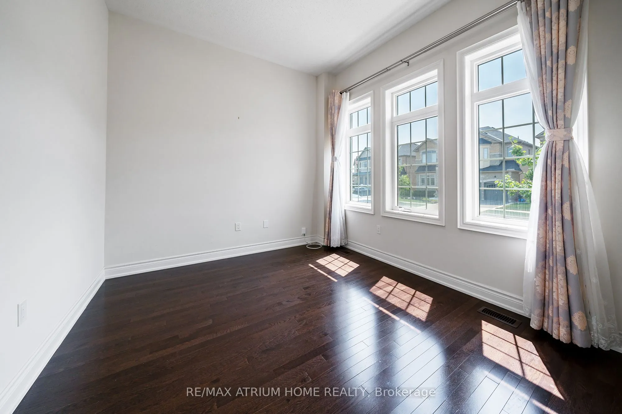 3320 Meadow Marsh Crescent