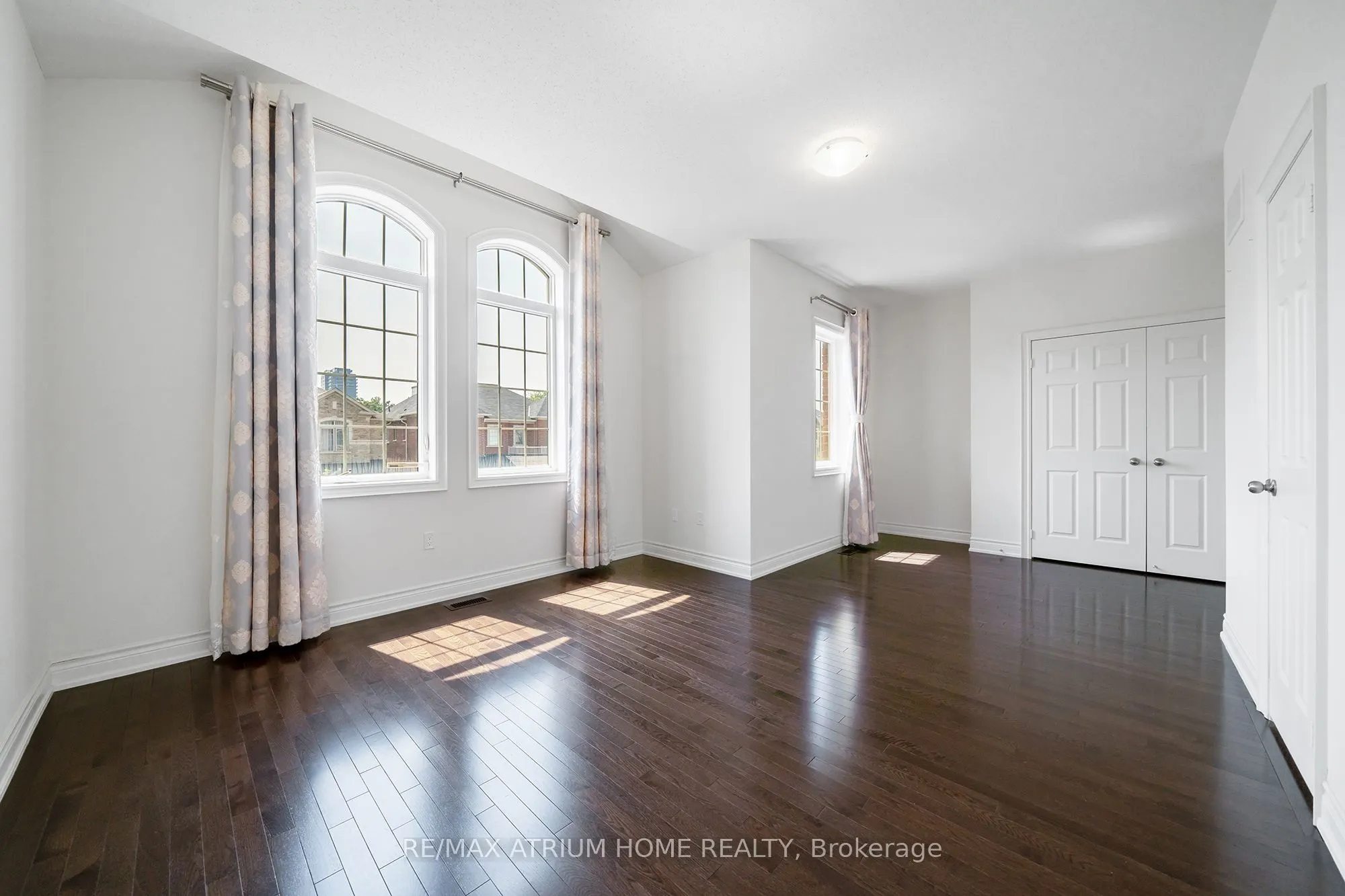 3320 Meadow Marsh Crescent