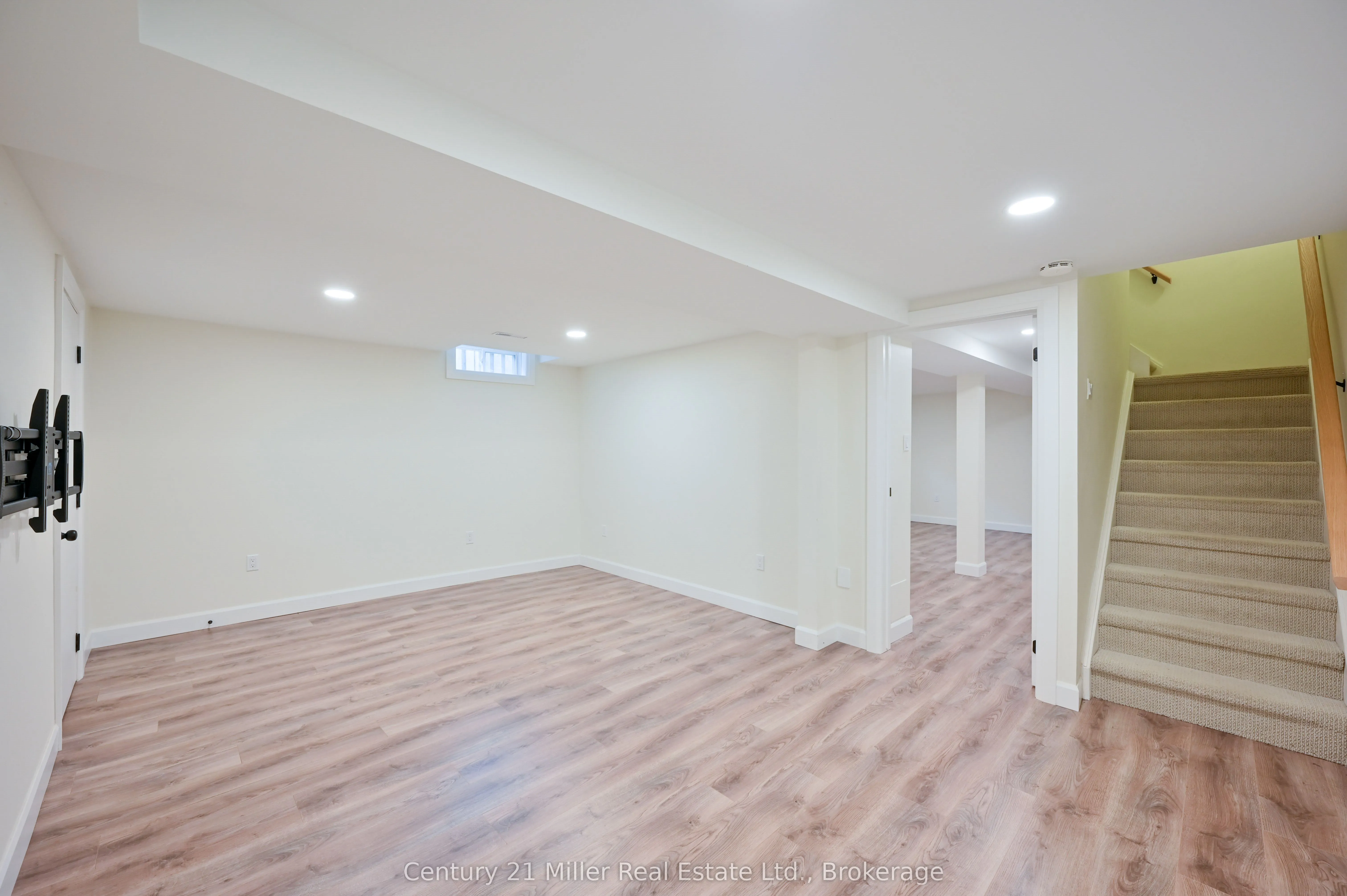 3077 Swansea Drive