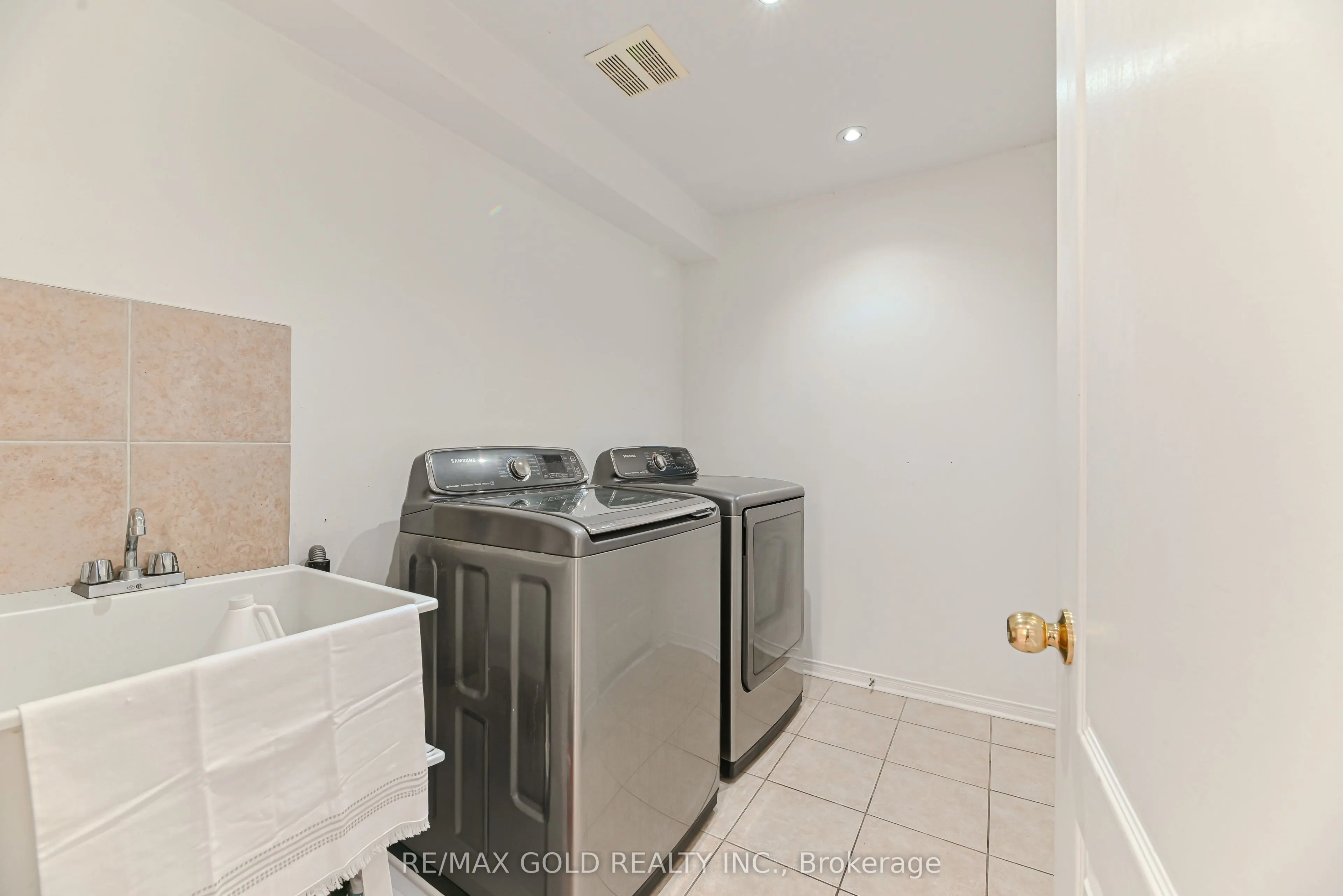 63 Hiberton Crescent