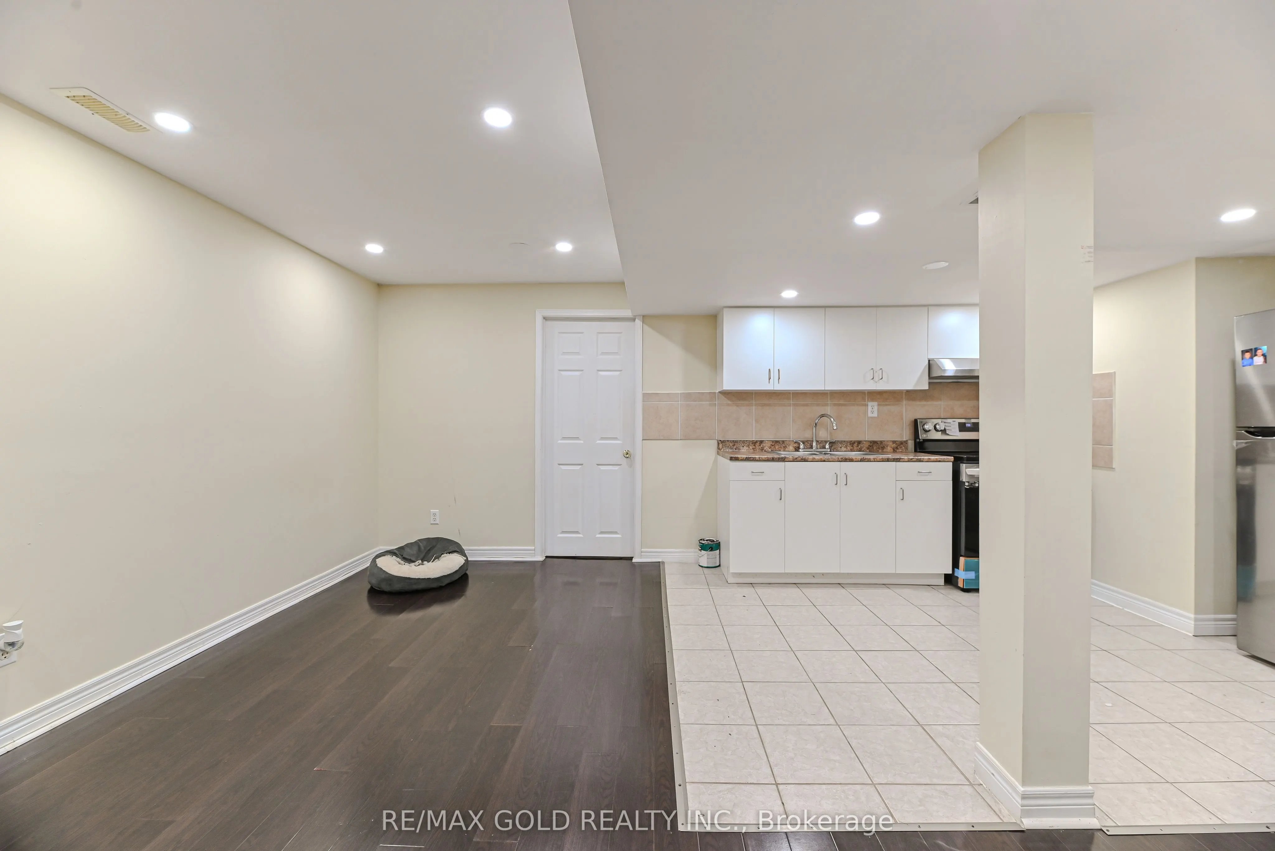 63 Hiberton Crescent
