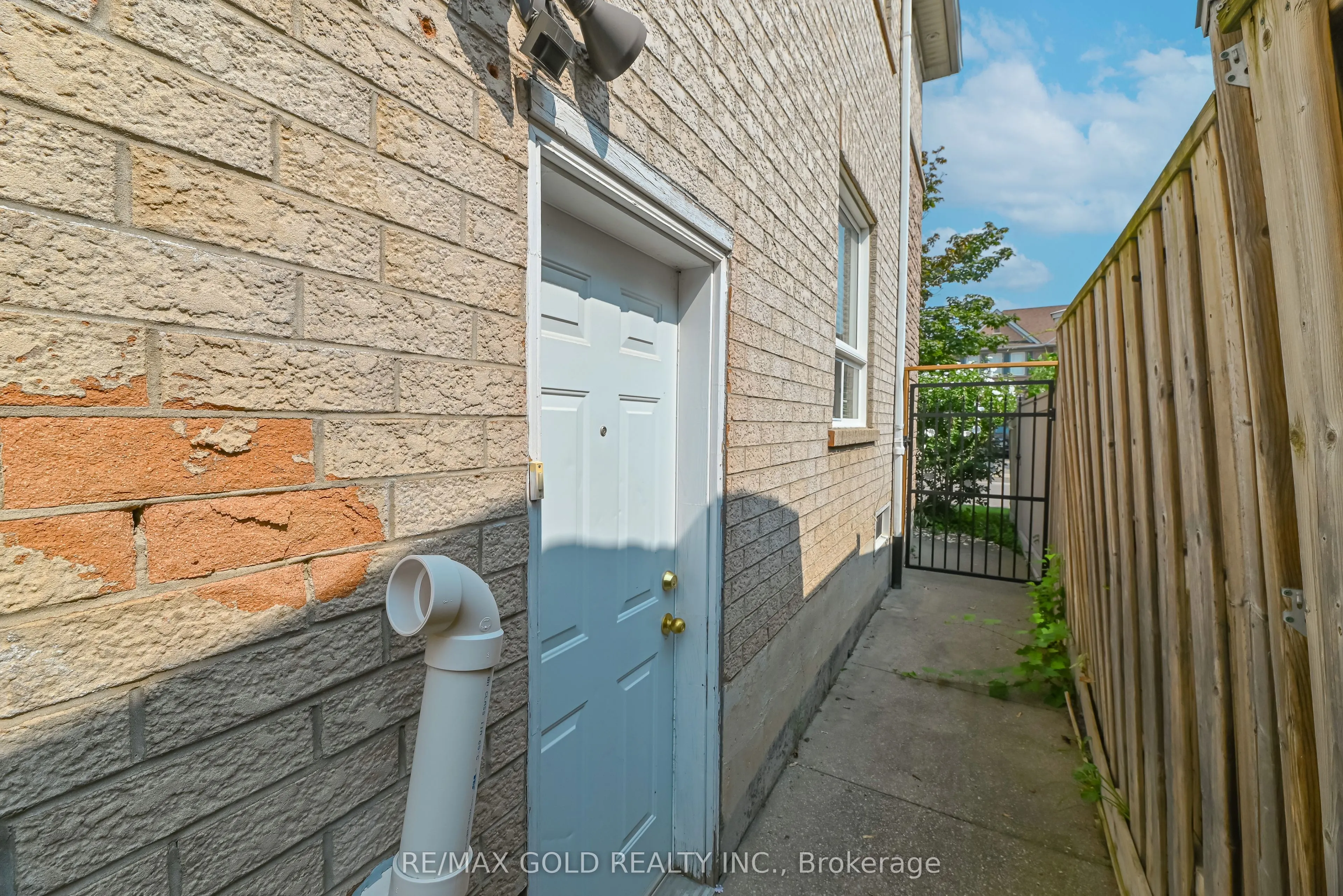 63 Hiberton Crescent