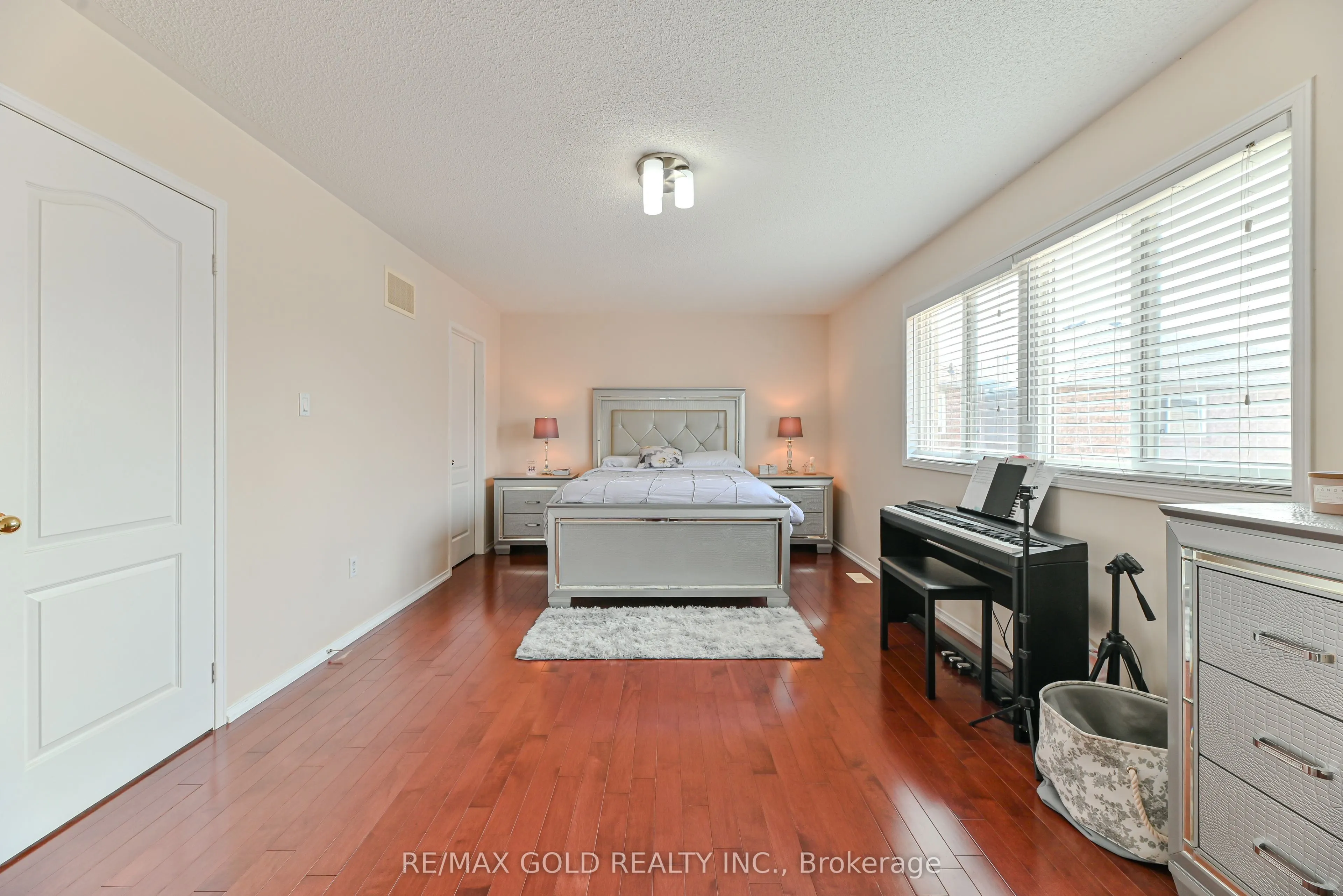 63 Hiberton Crescent