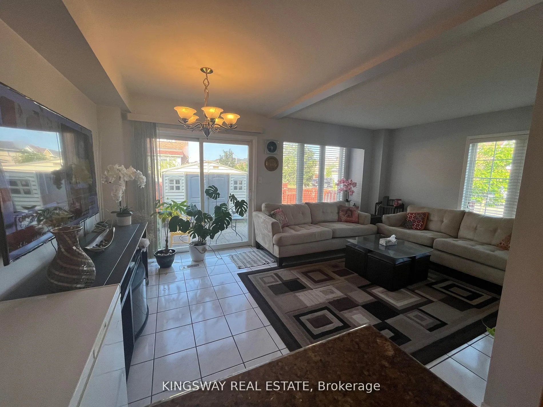 5998 Gant Crescent