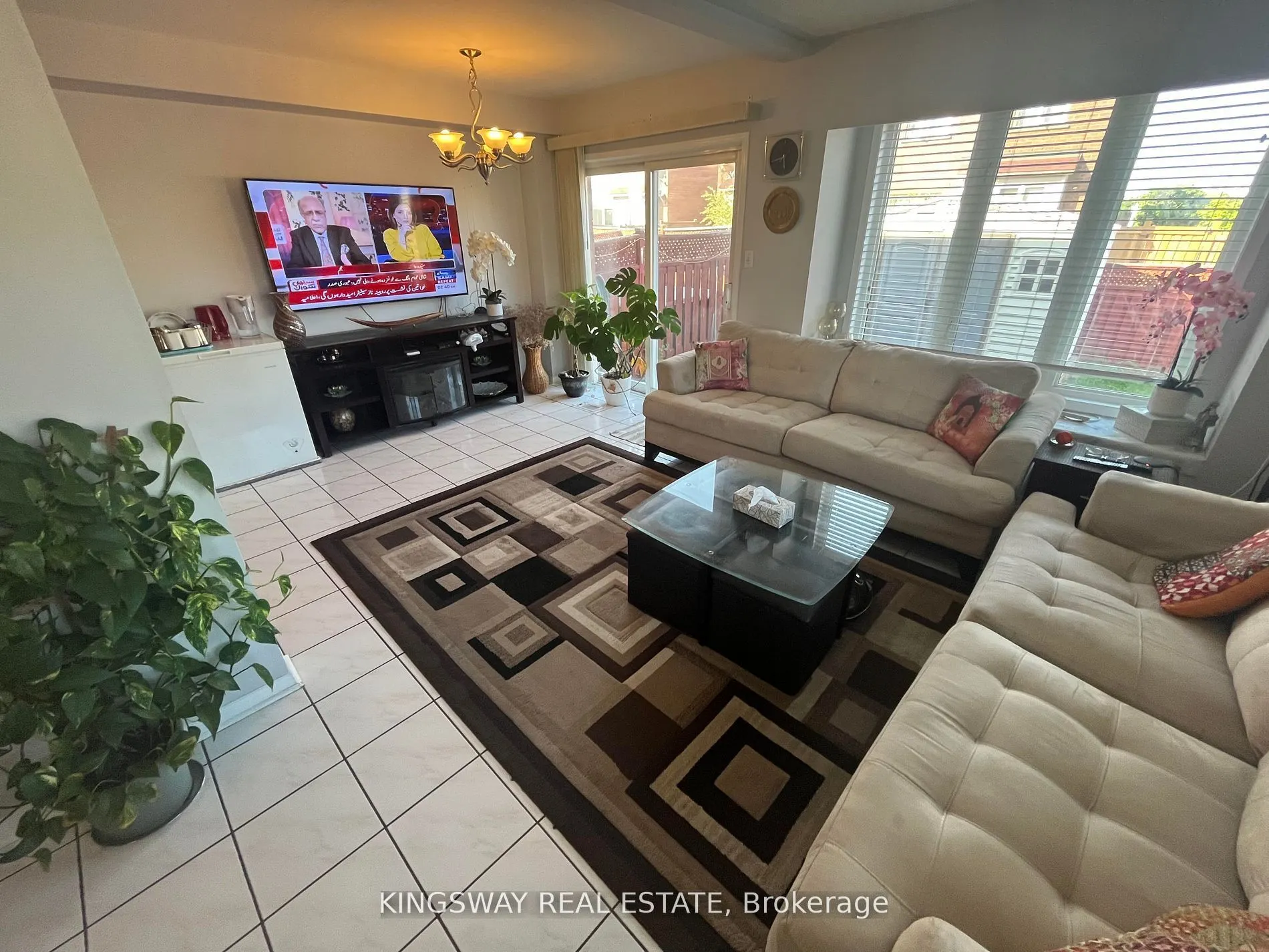 5998 Gant Crescent