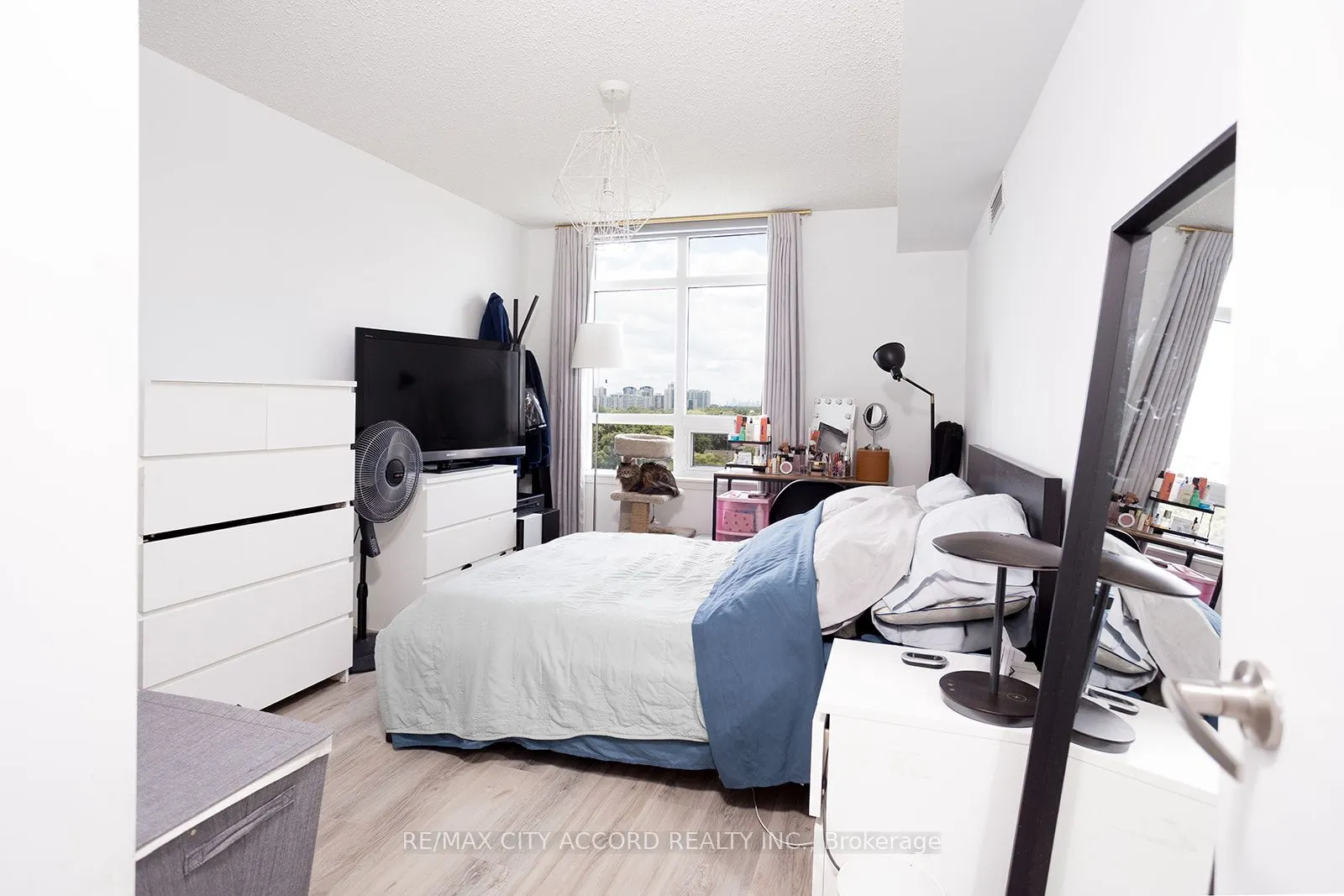 816 Lansdowne Avenue, #720