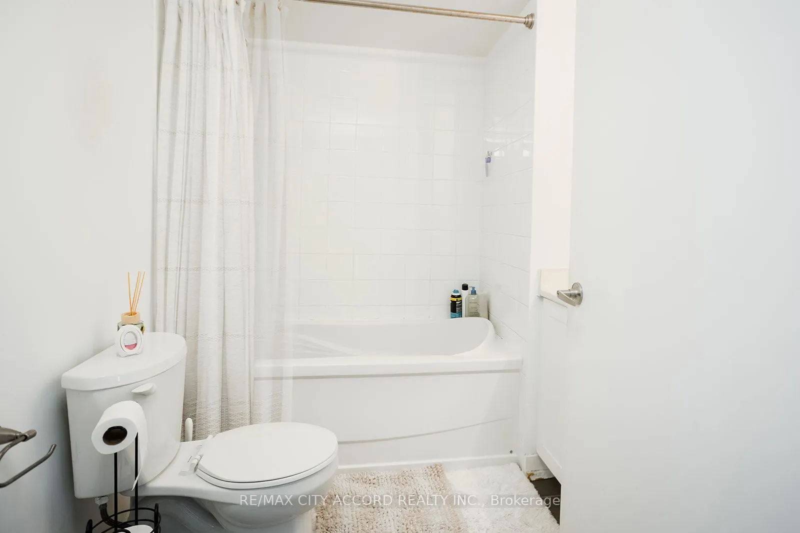 816 Lansdowne Avenue, #720