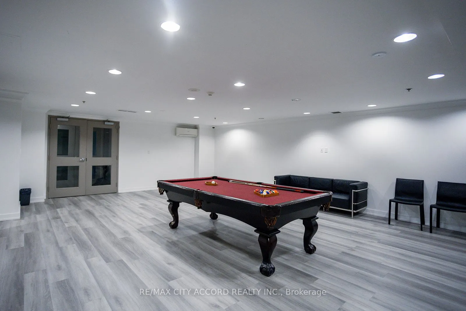 816 Lansdowne Avenue, #720