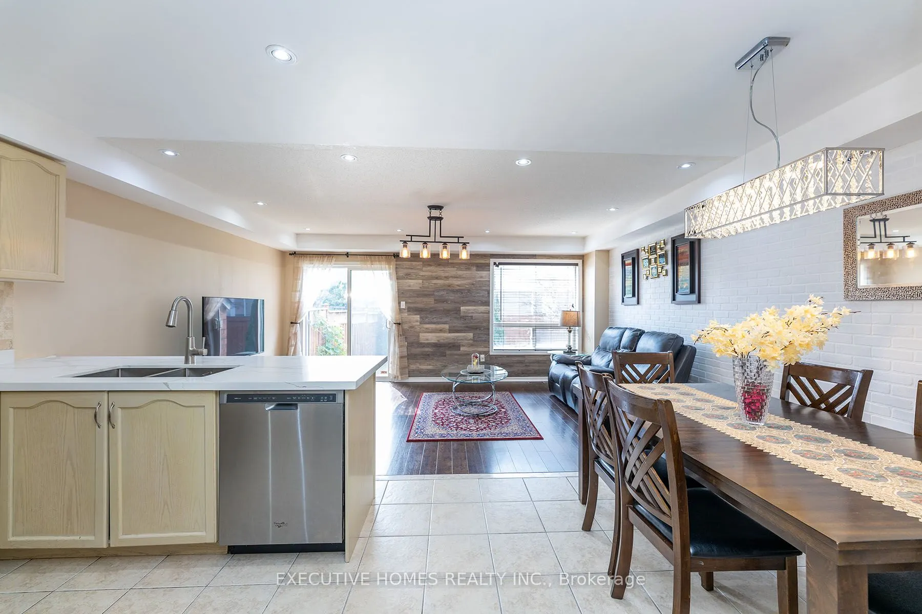 416 Hobbs Crescent