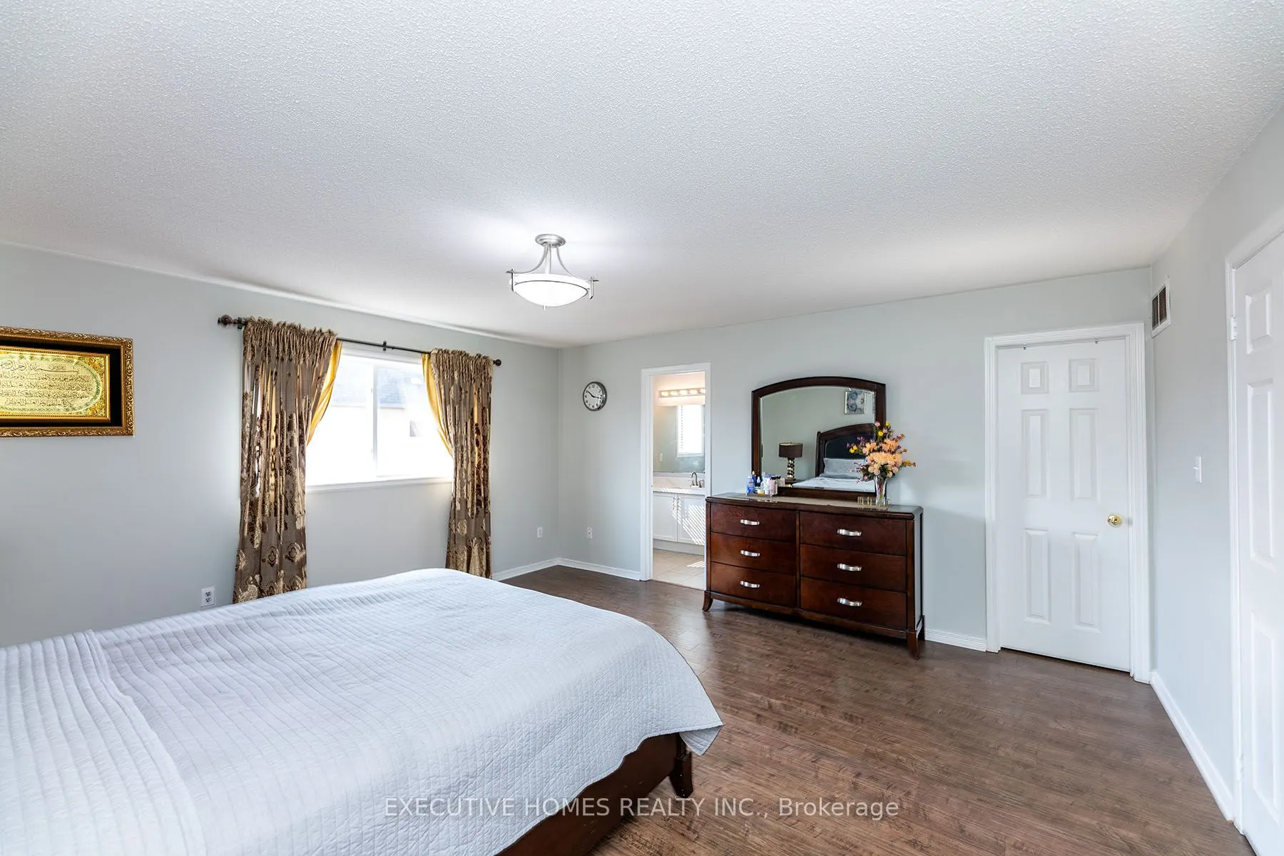416 Hobbs Crescent