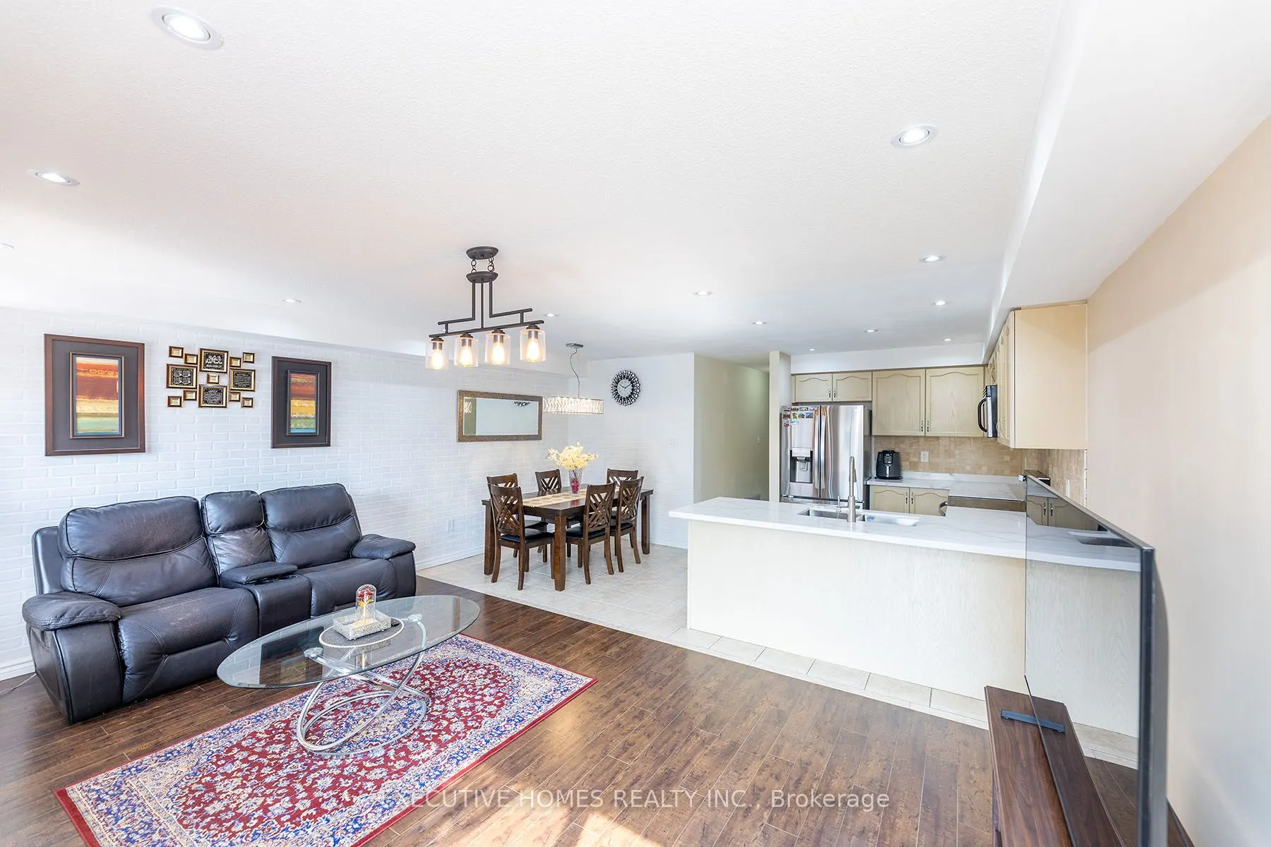 416 Hobbs Crescent