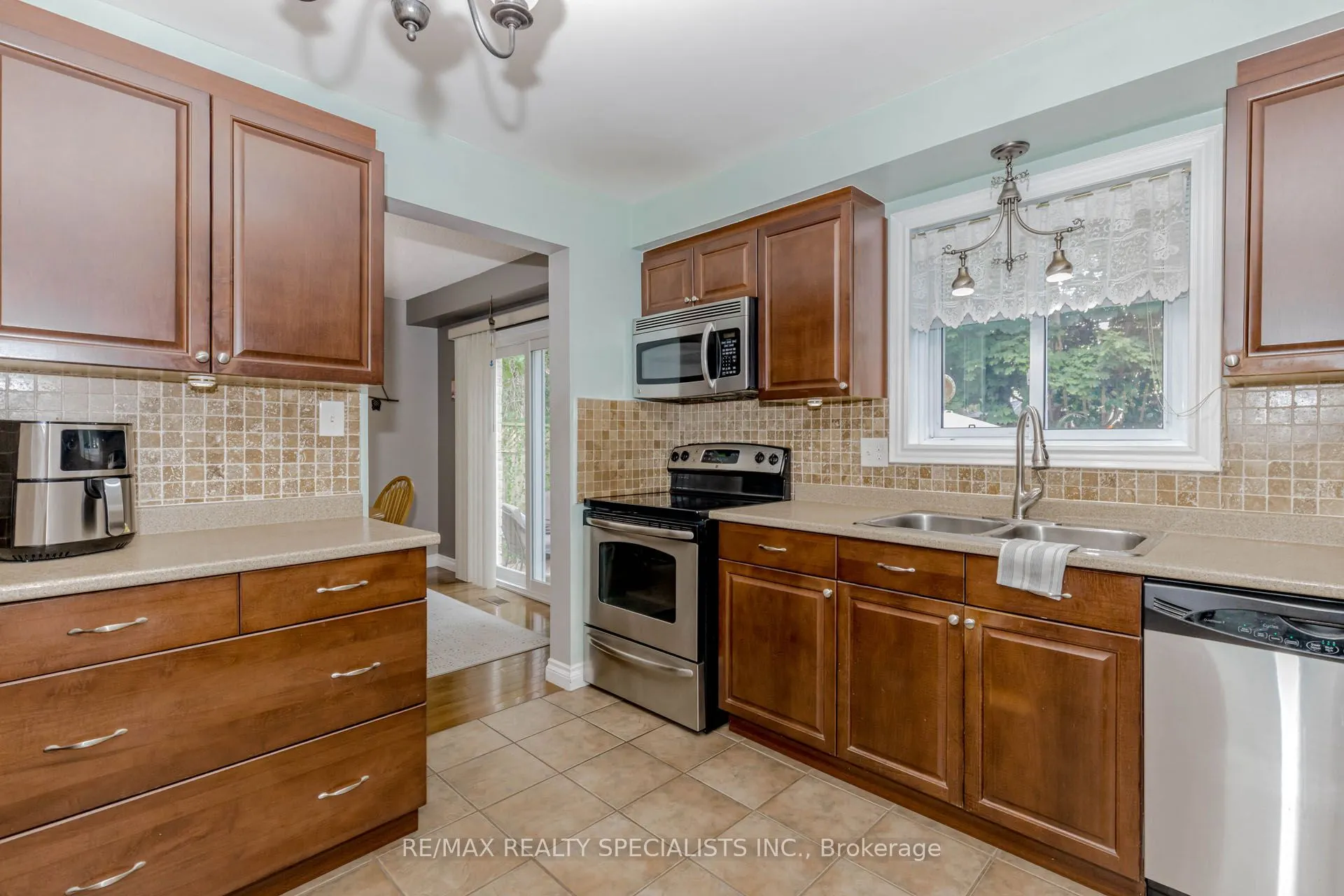 3150 Cantelon Crescent