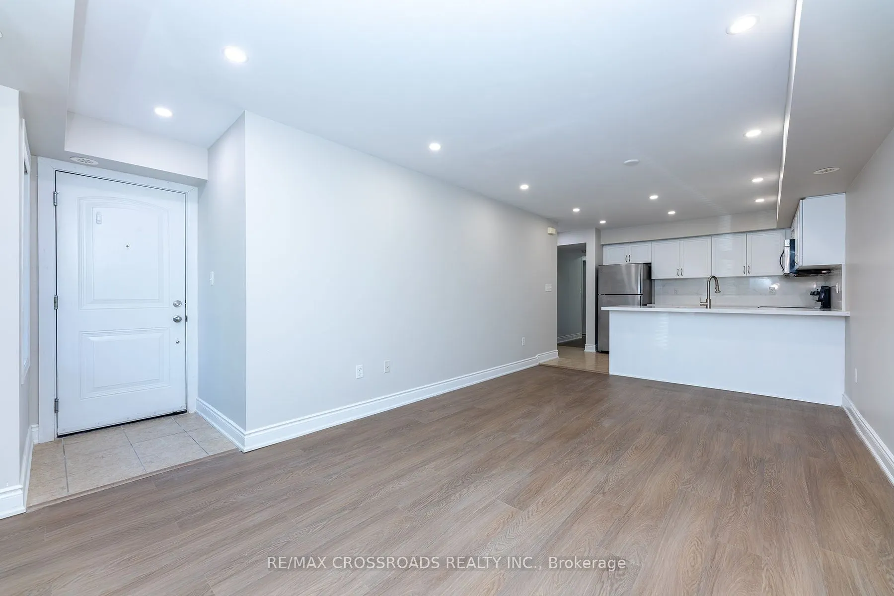 2492 Post Road, #7