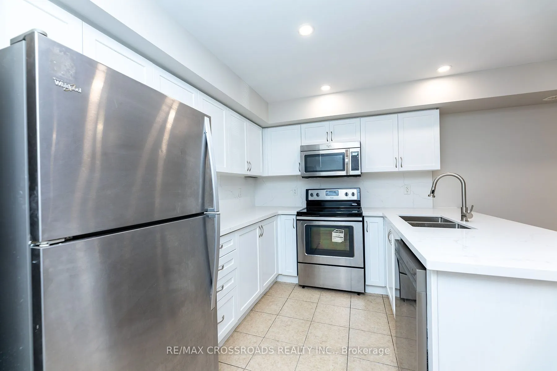 2492 Post Road, #7