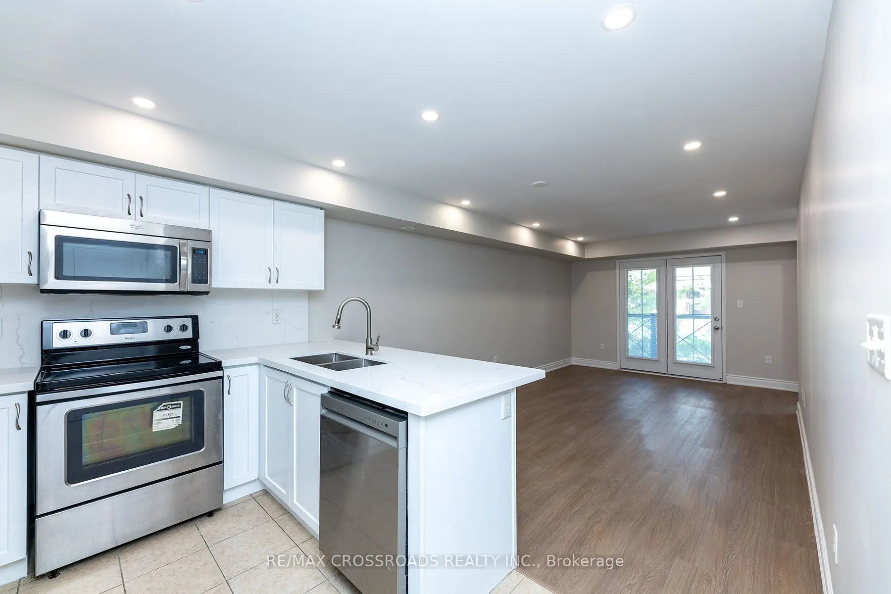 2492 Post Road, #7
