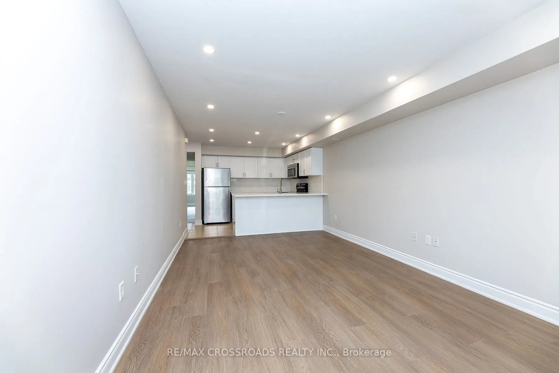 2492 Post Road, #7