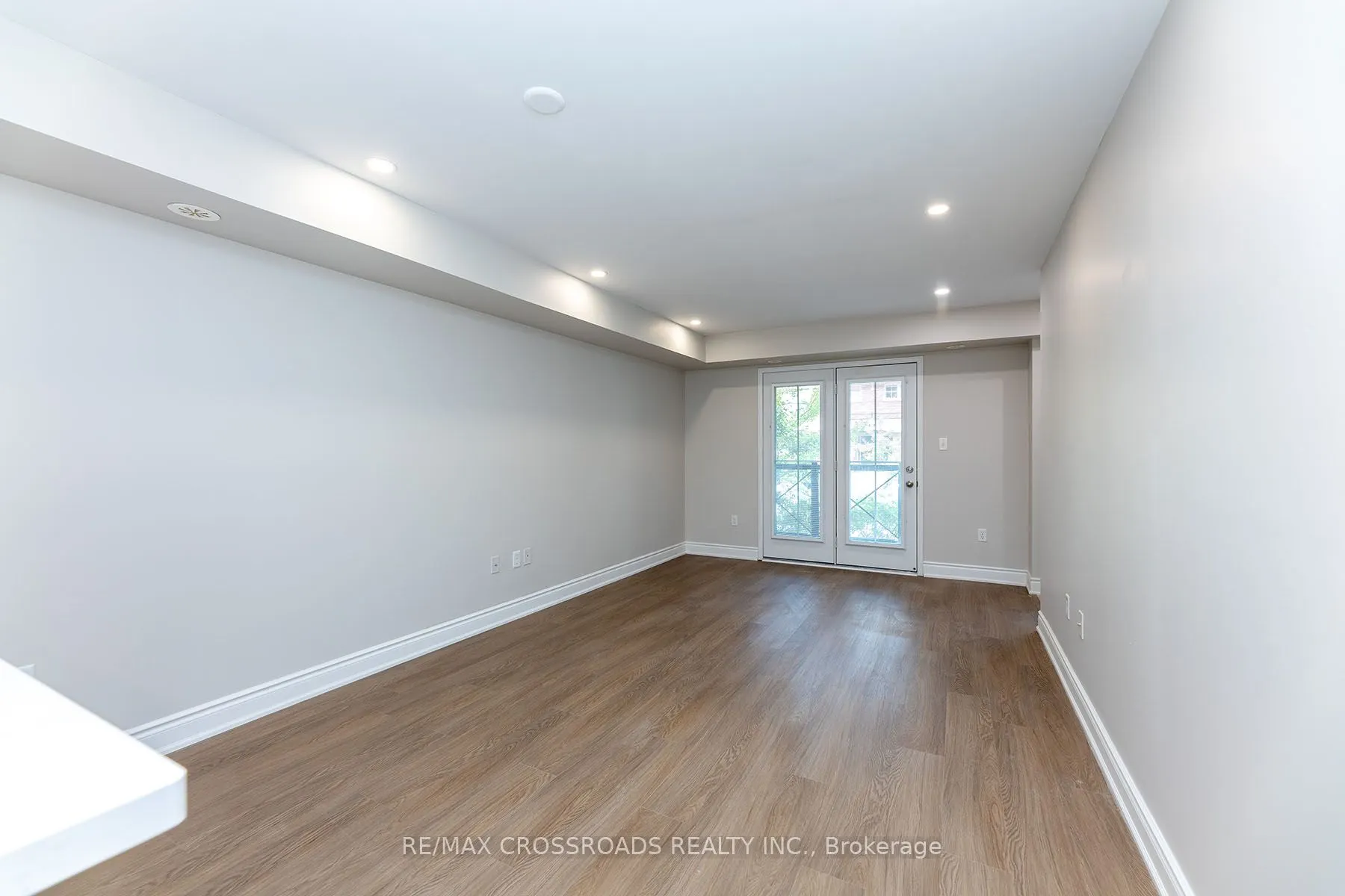2492 Post Road, #7