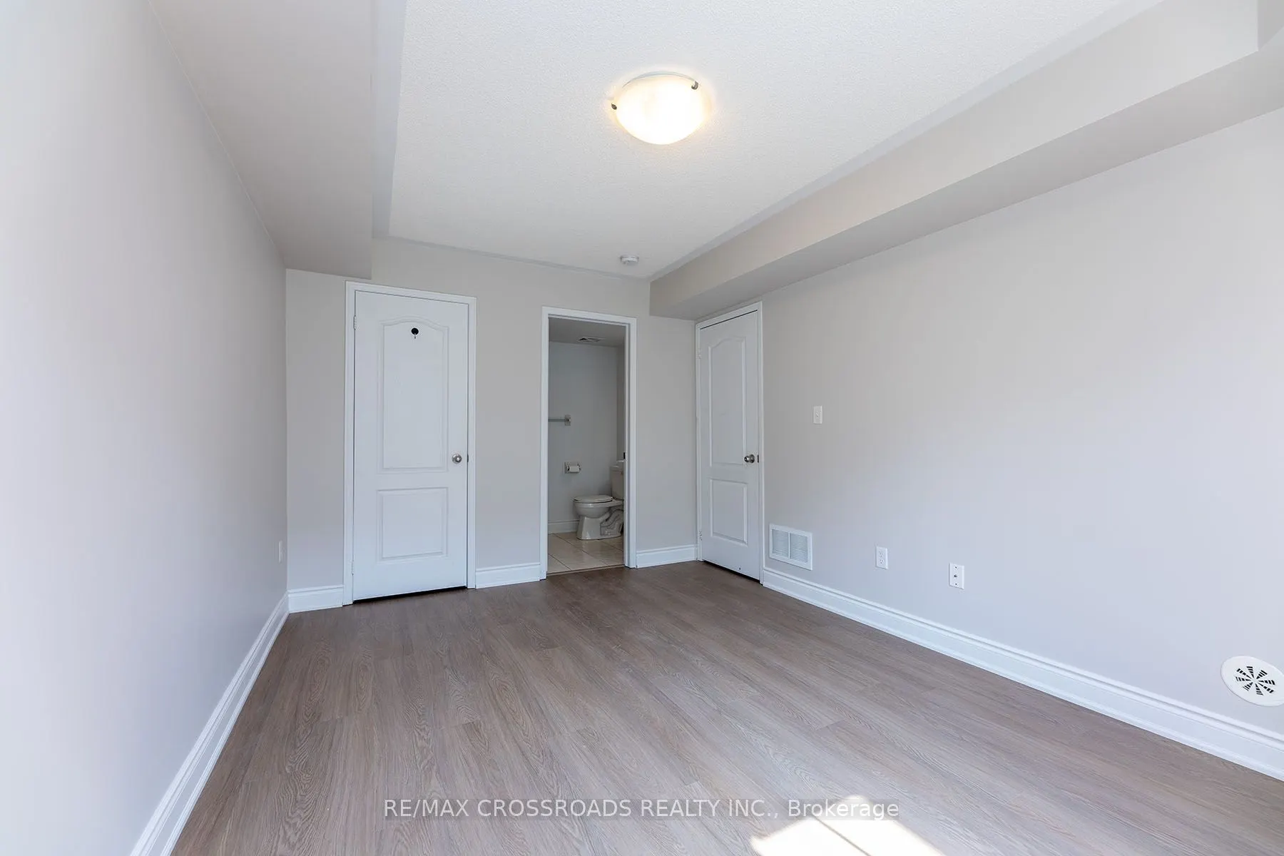 2492 Post Road, #7