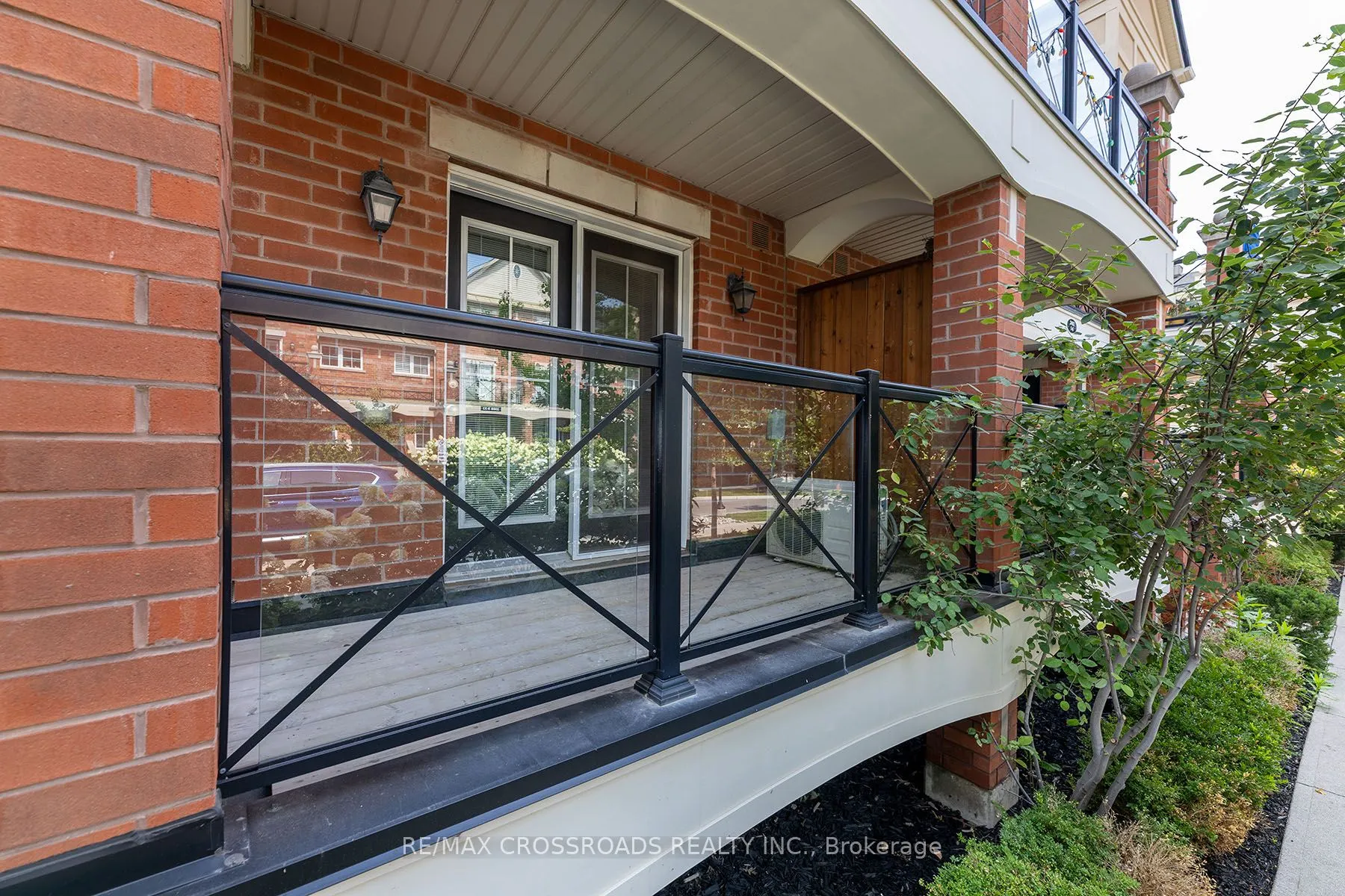 2492 Post Road, #7