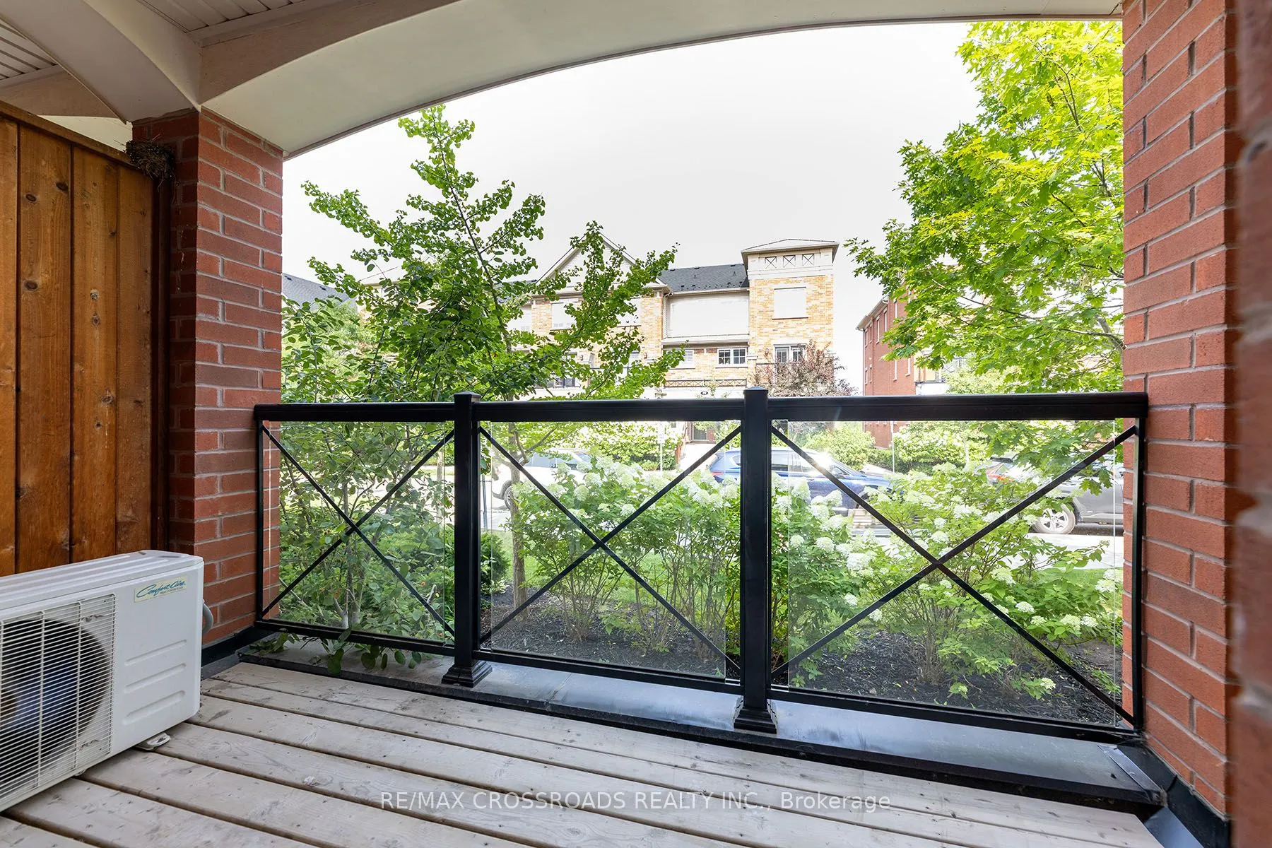 2492 Post Road, #7