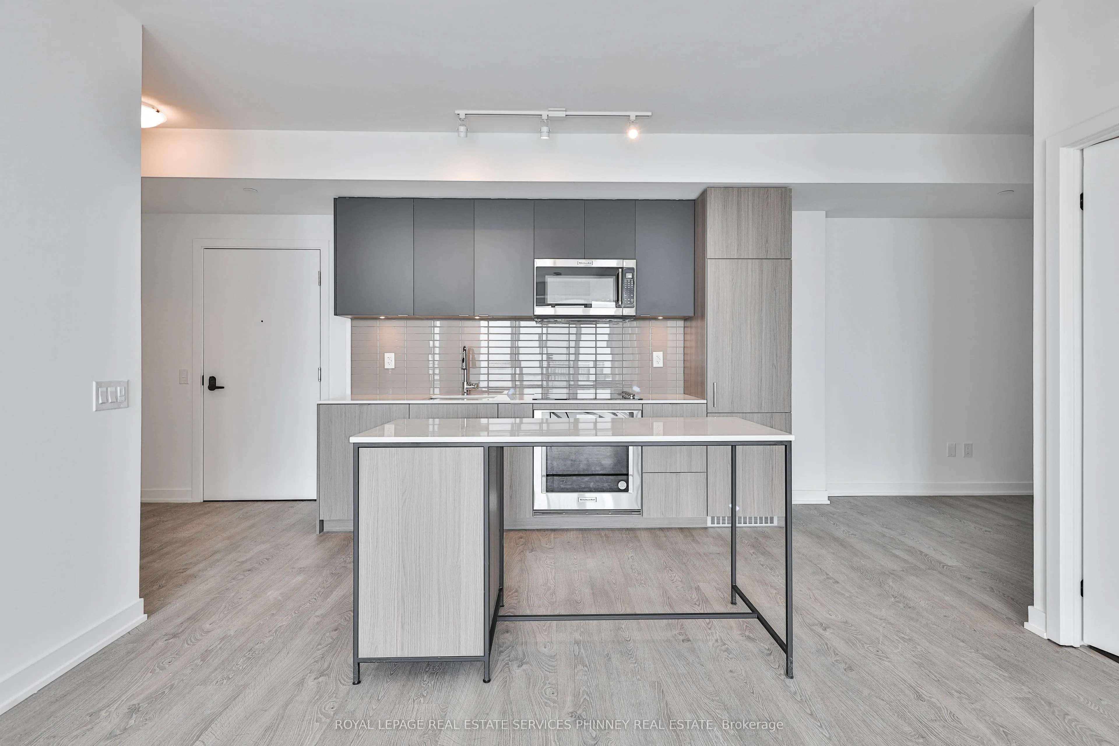 220 Missinnihe Way, #907