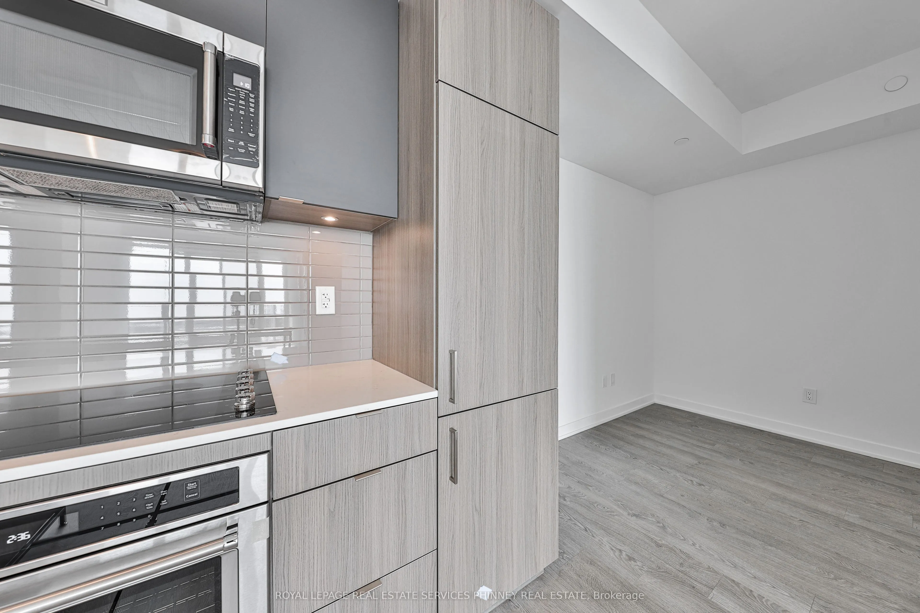 220 Missinnihe Way, #907