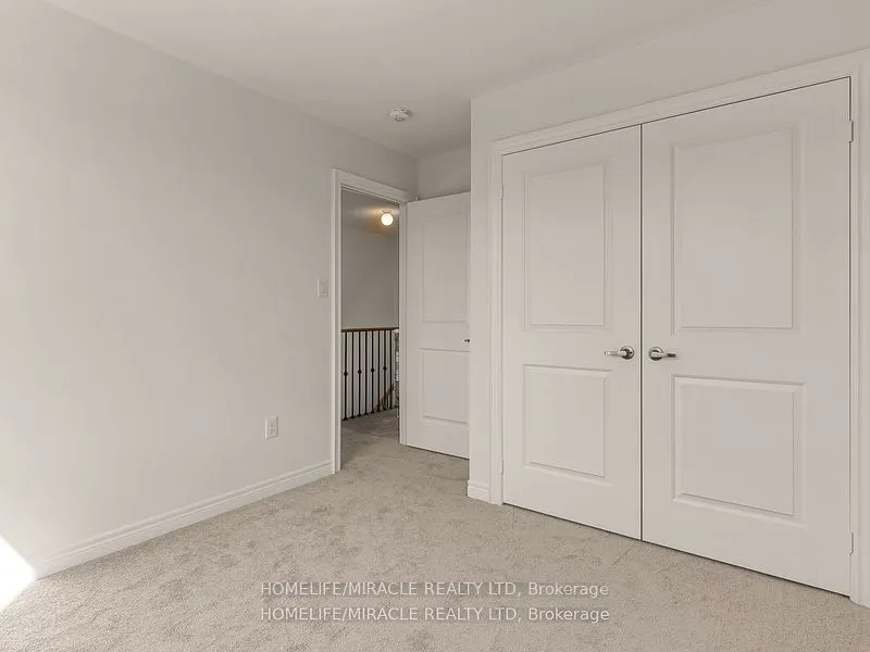 18 Queenpost Drive