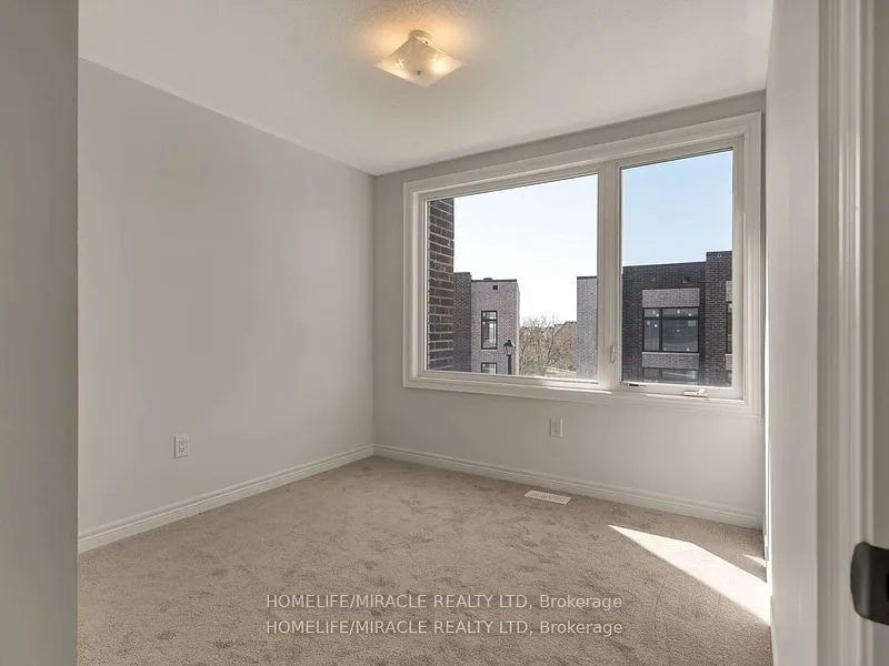 18 Queenpost Drive