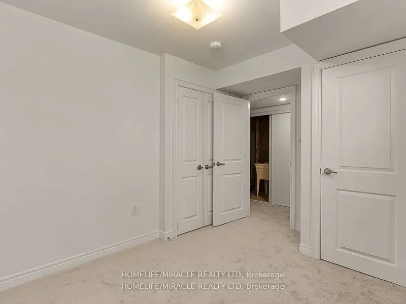 18 Queenpost Drive