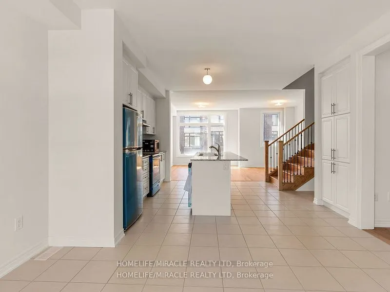 18 Queenpost Drive