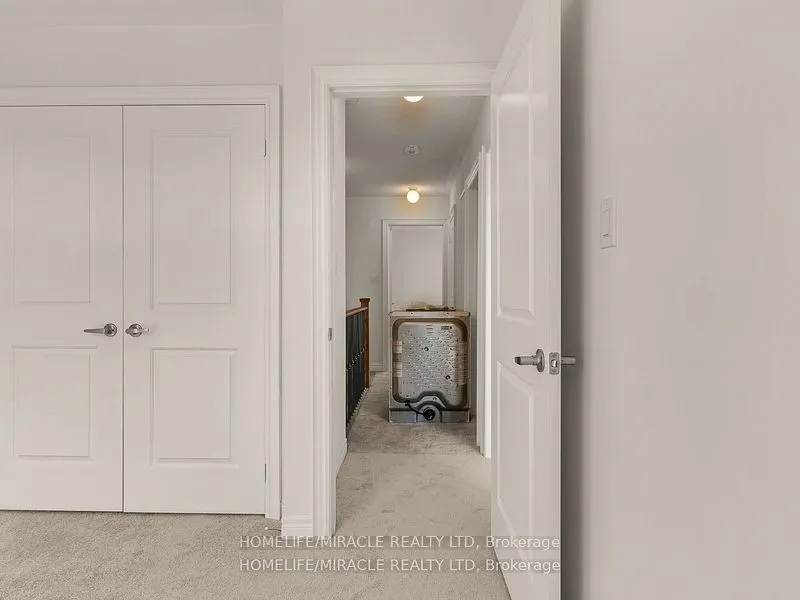 18 Queenpost Drive