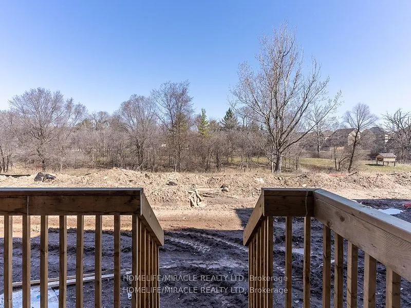 18 Queenpost Drive